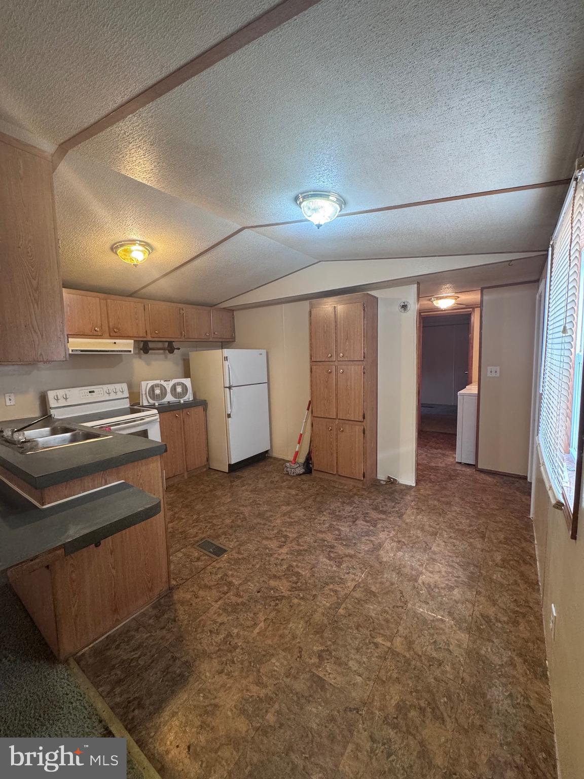 LISA LAKE MBH PARK - Residential