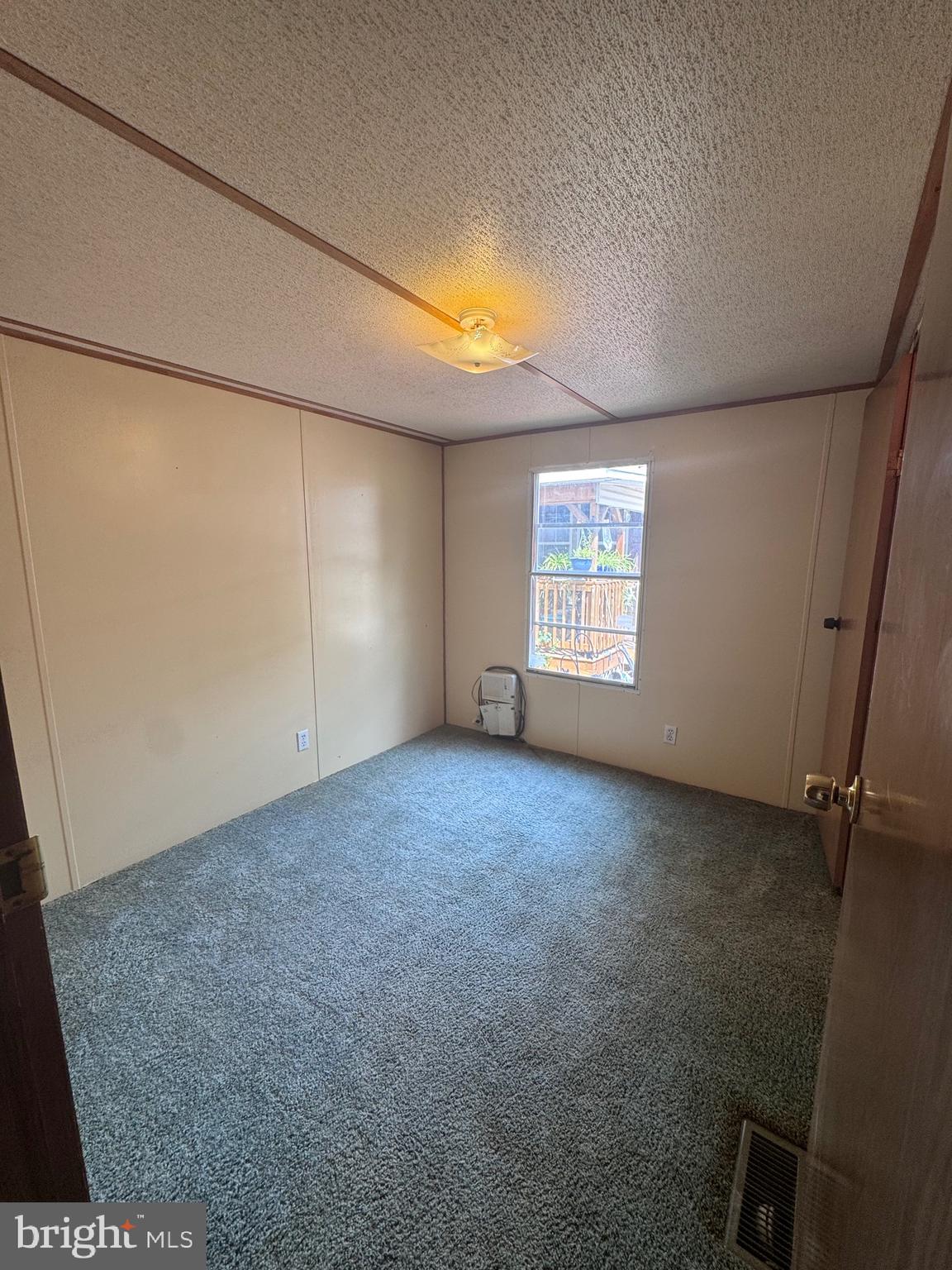 LISA LAKE MBH PARK - Residential