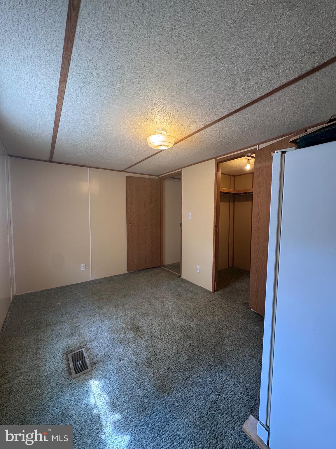 LISA LAKE MBH PARK - Residential