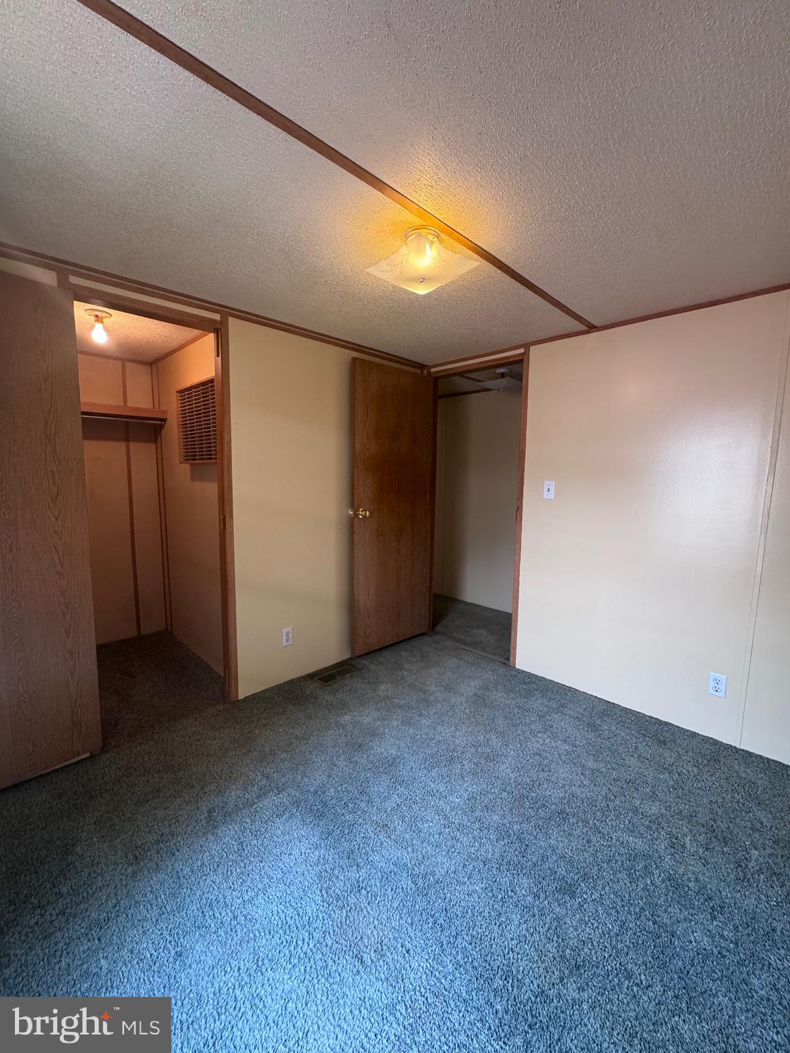 LISA LAKE MBH PARK - Residential
