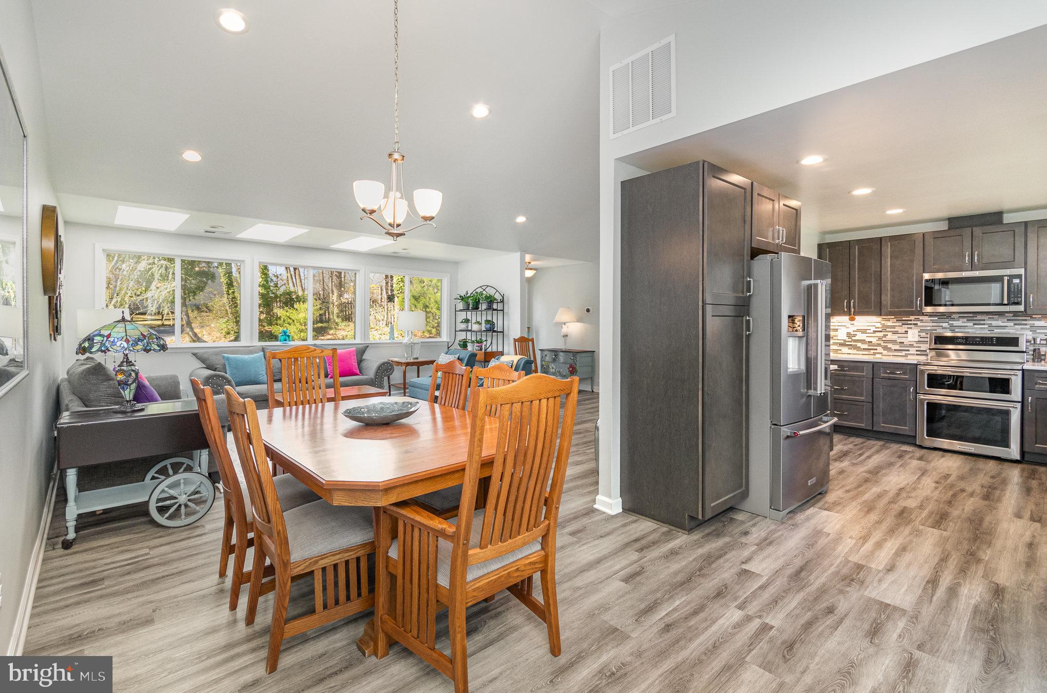 LAKEWOOD HILLS - Residential