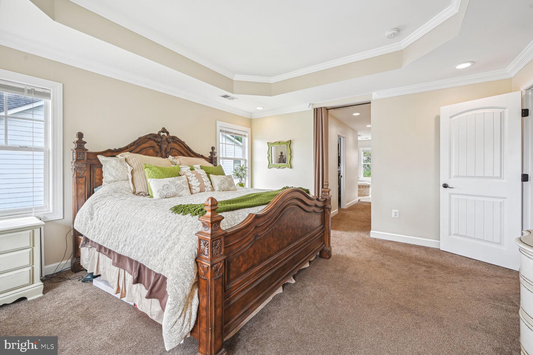 HILLSIDE MANOR - Residential