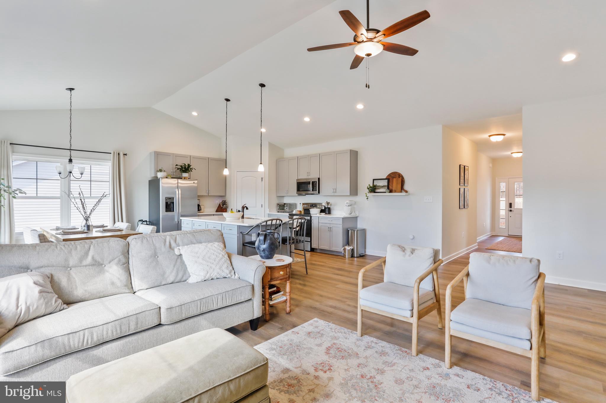 MIDDLE CREEK VISTAS - Residential