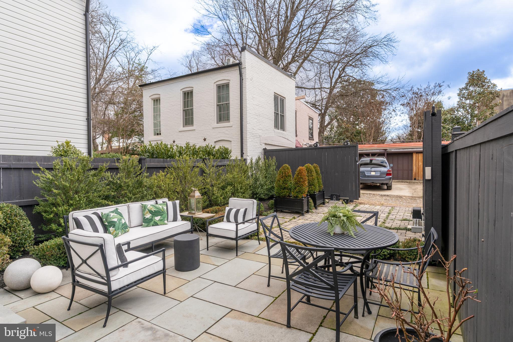 GEORGETOWN - Residential