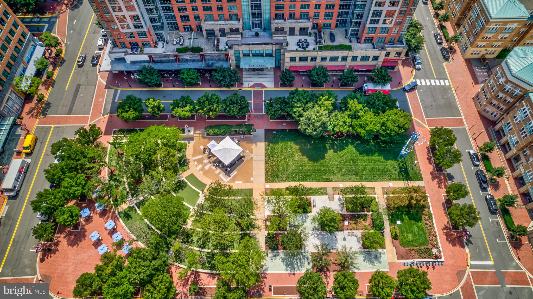 RESTON TOWN CENTER - Residential
