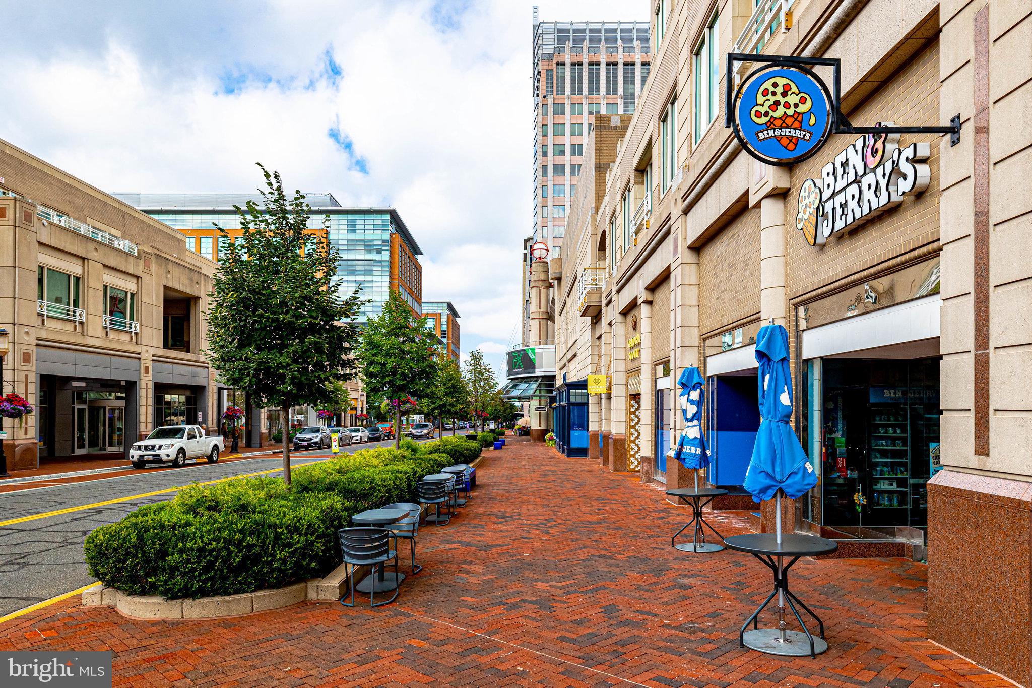 RESTON TOWN CENTER - Residential