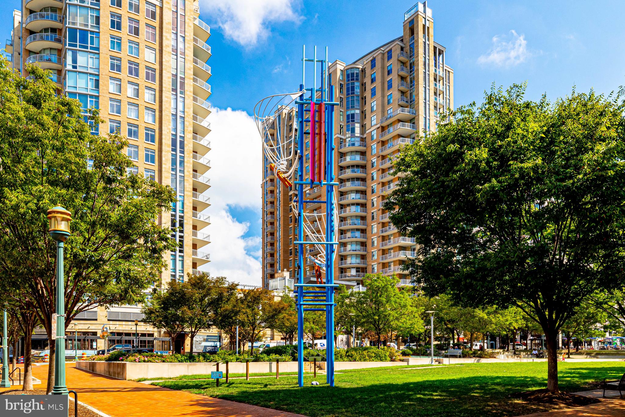 RESTON TOWN CENTER - Residential