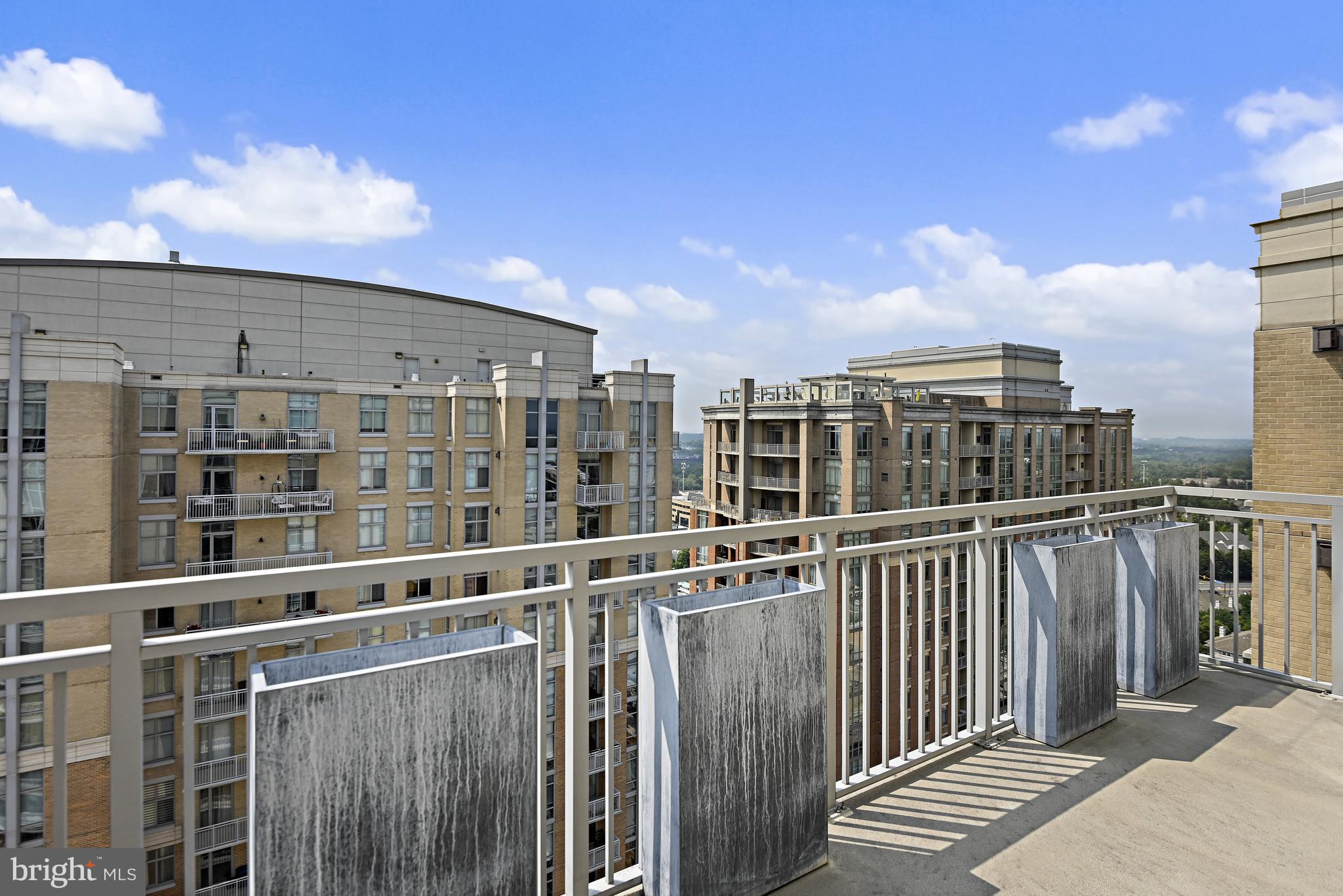 RESTON TOWN CENTER - Residential