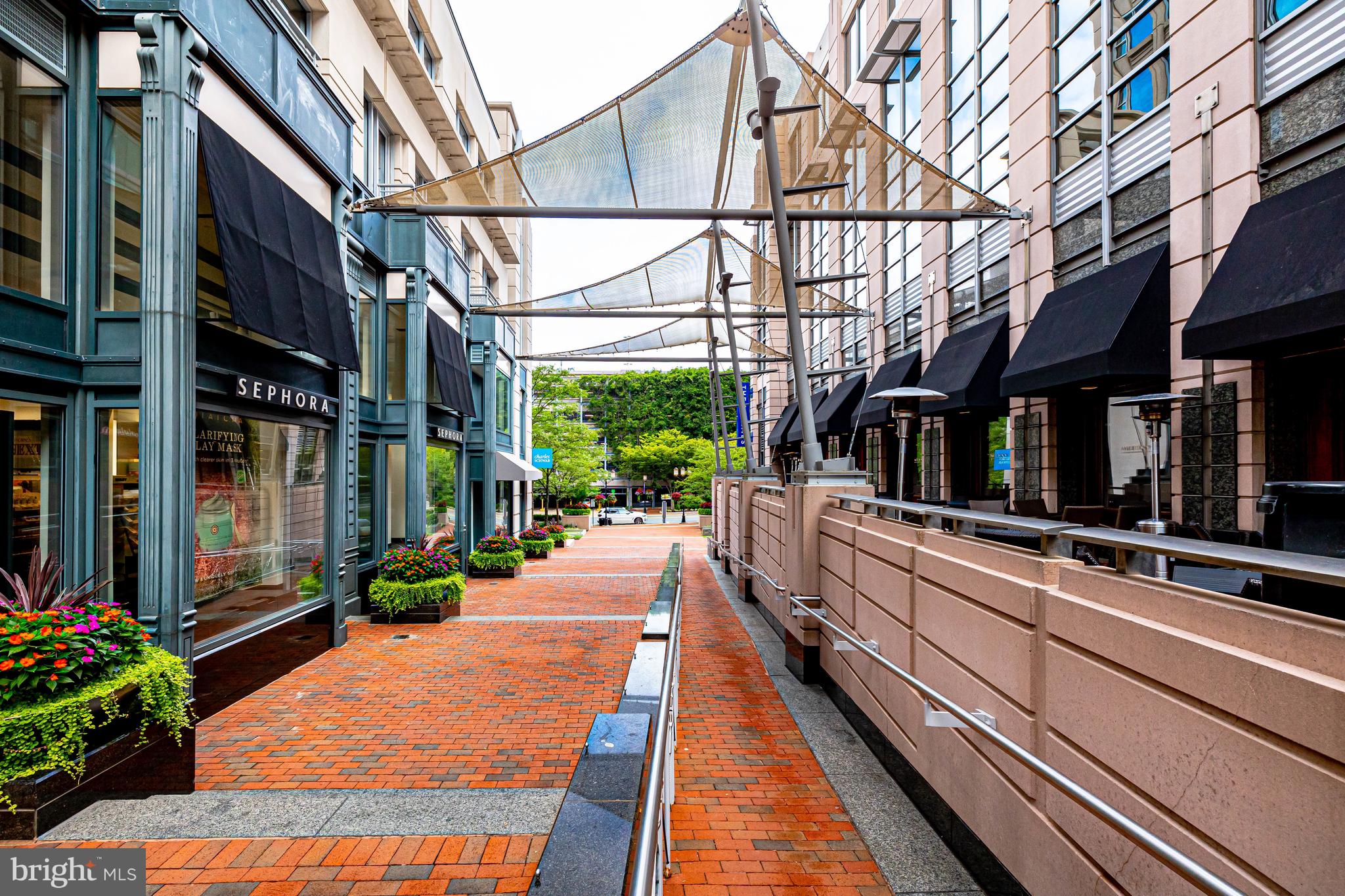RESTON TOWN CENTER - Residential