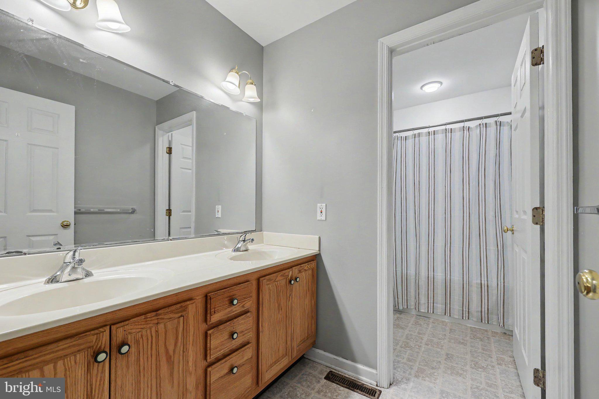 SOUTHFIELD CROSSING - Residential