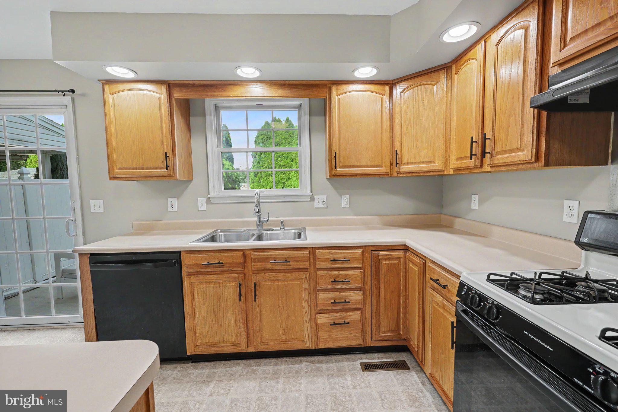 SOUTHFIELD CROSSING - Residential