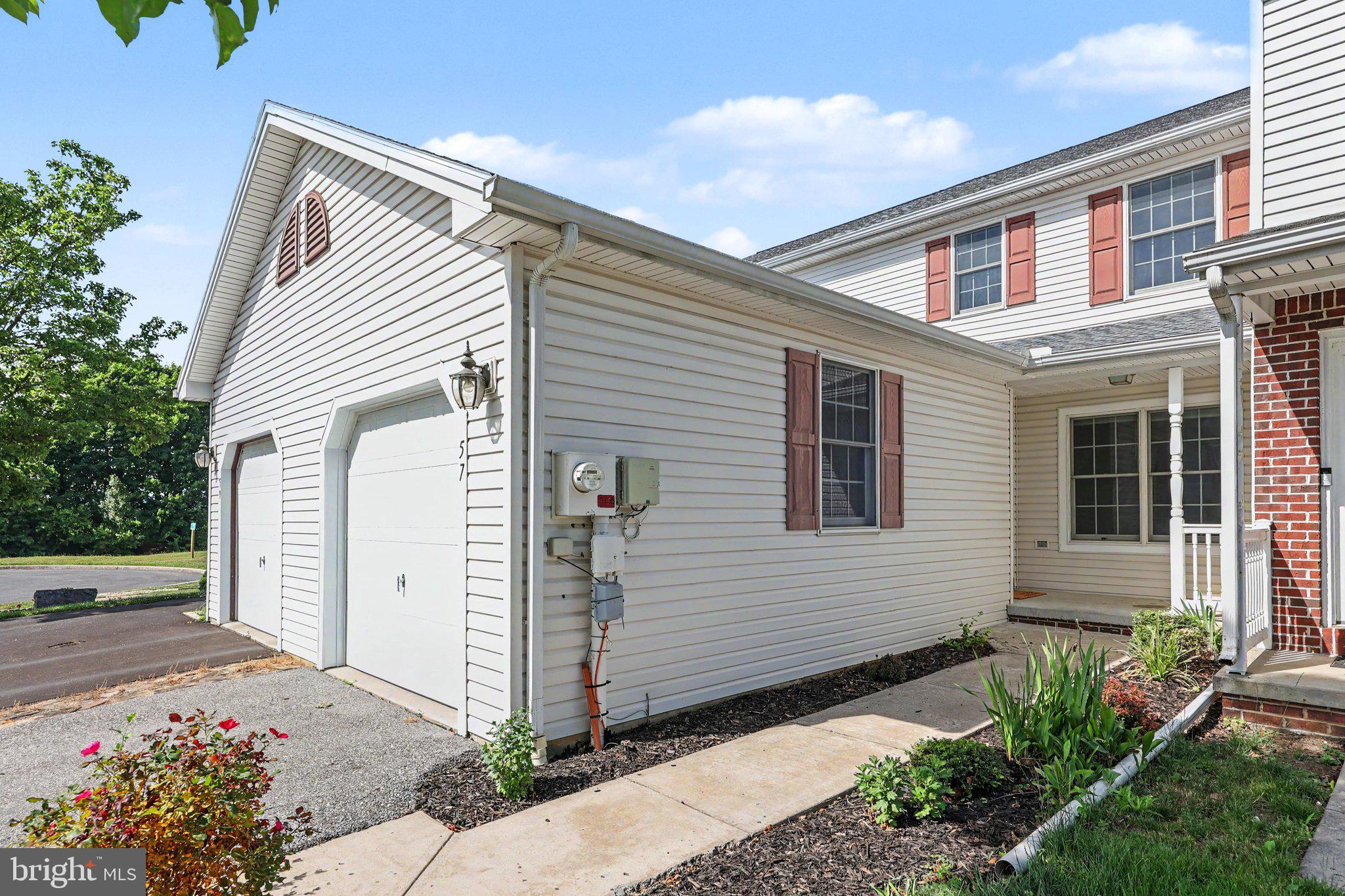 SOUTHFIELD CROSSING - Residential