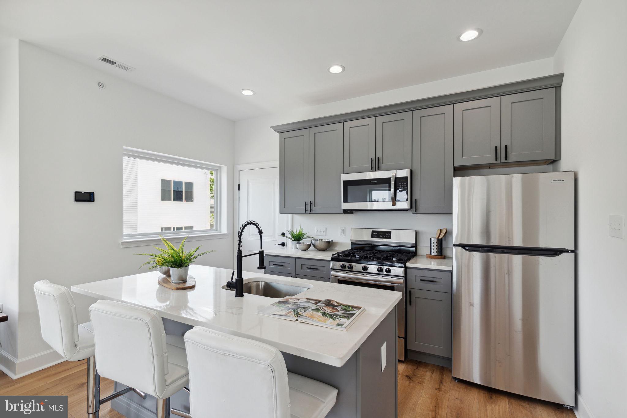 SOUTH KENSINGTON - Residential Lease