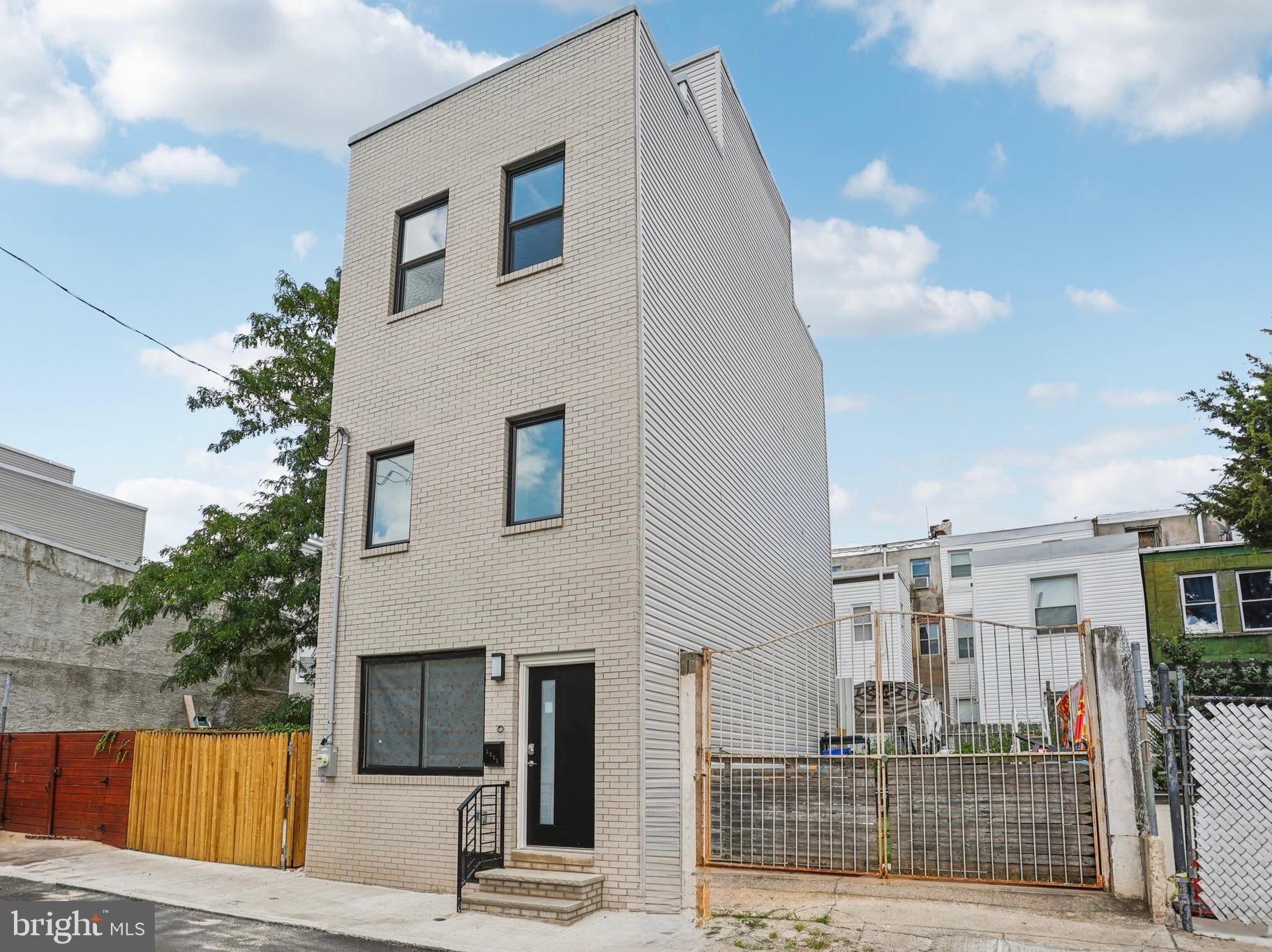 NORRIS SQUARE - Residential