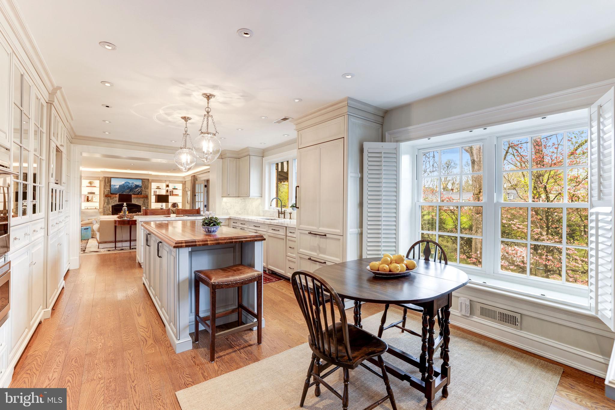 SAVILE MANOR - Residential