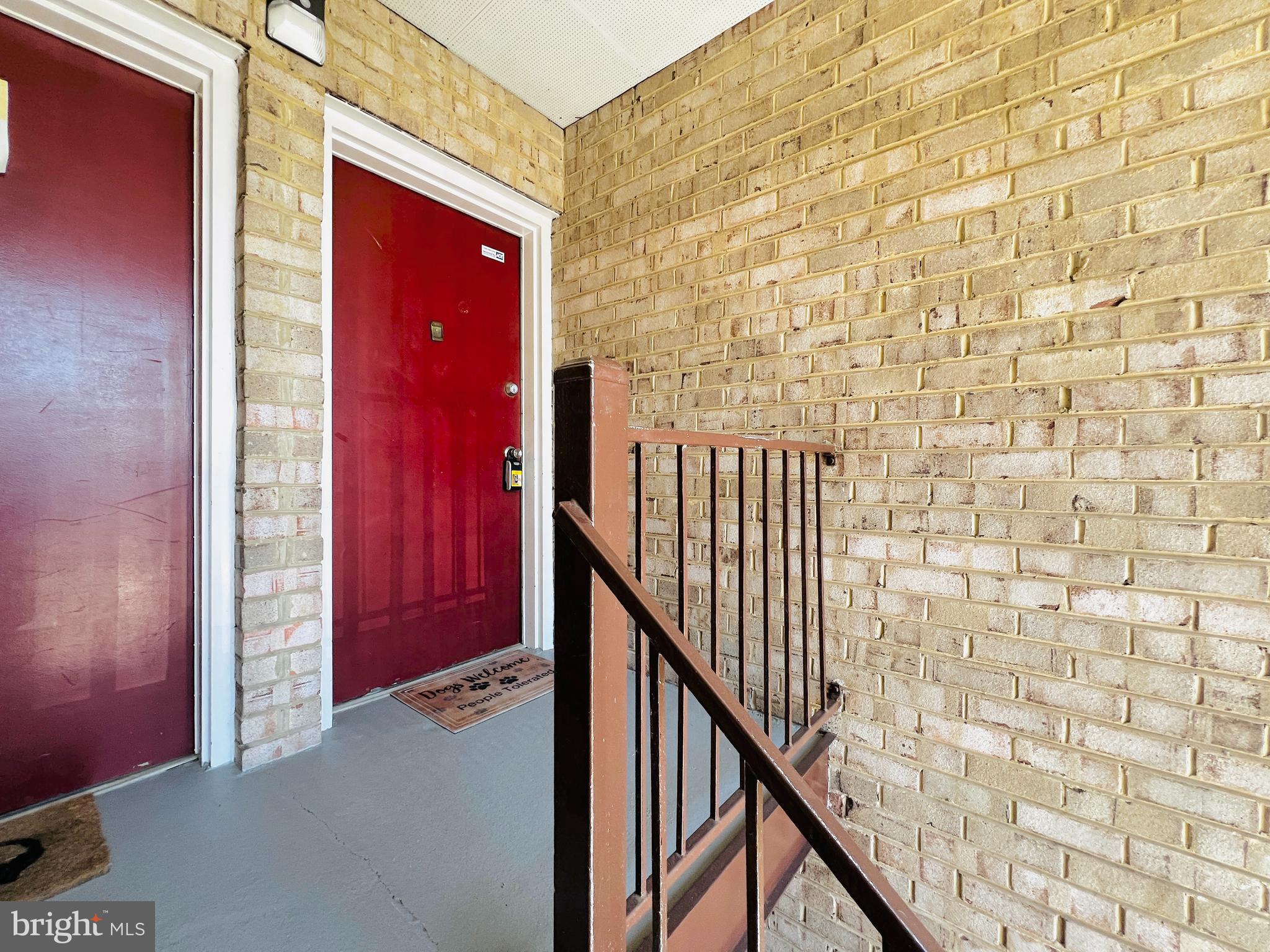 CHELSEA WOODS COURTS - Residential