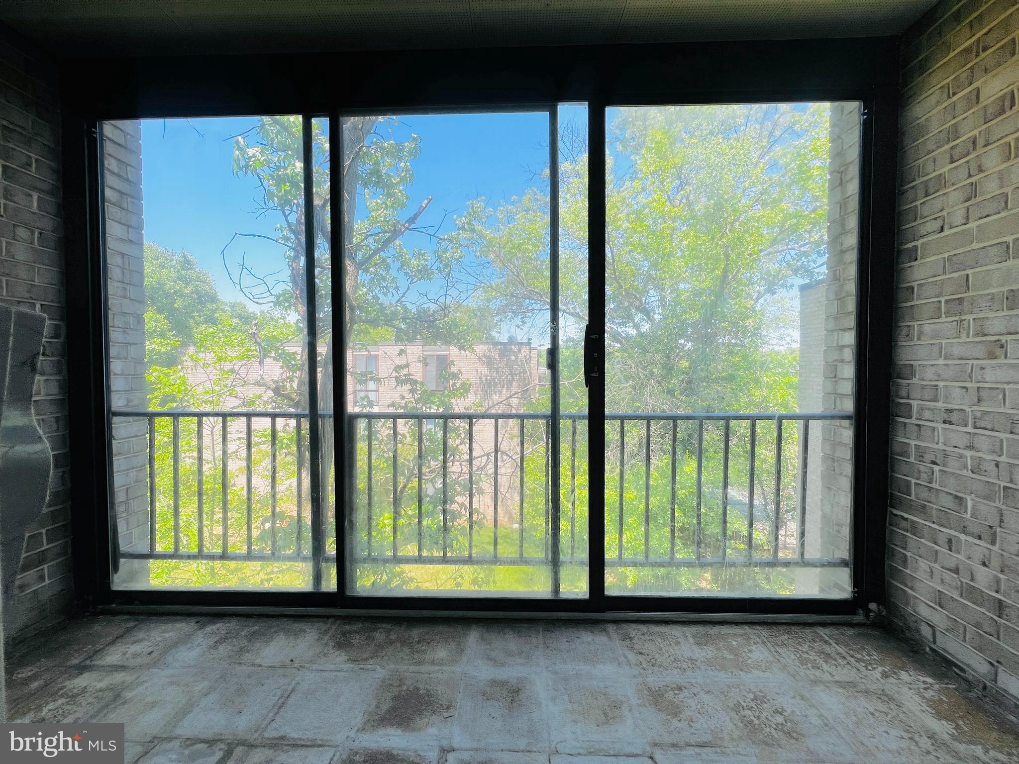 CHELSEA WOODS COURTS - Residential