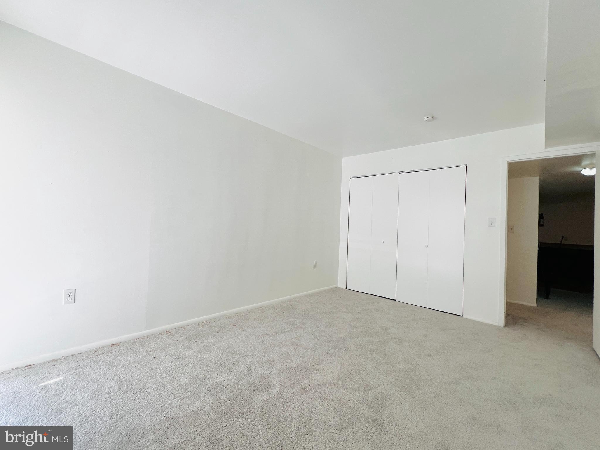 CHELSEA WOODS COURTS - Residential