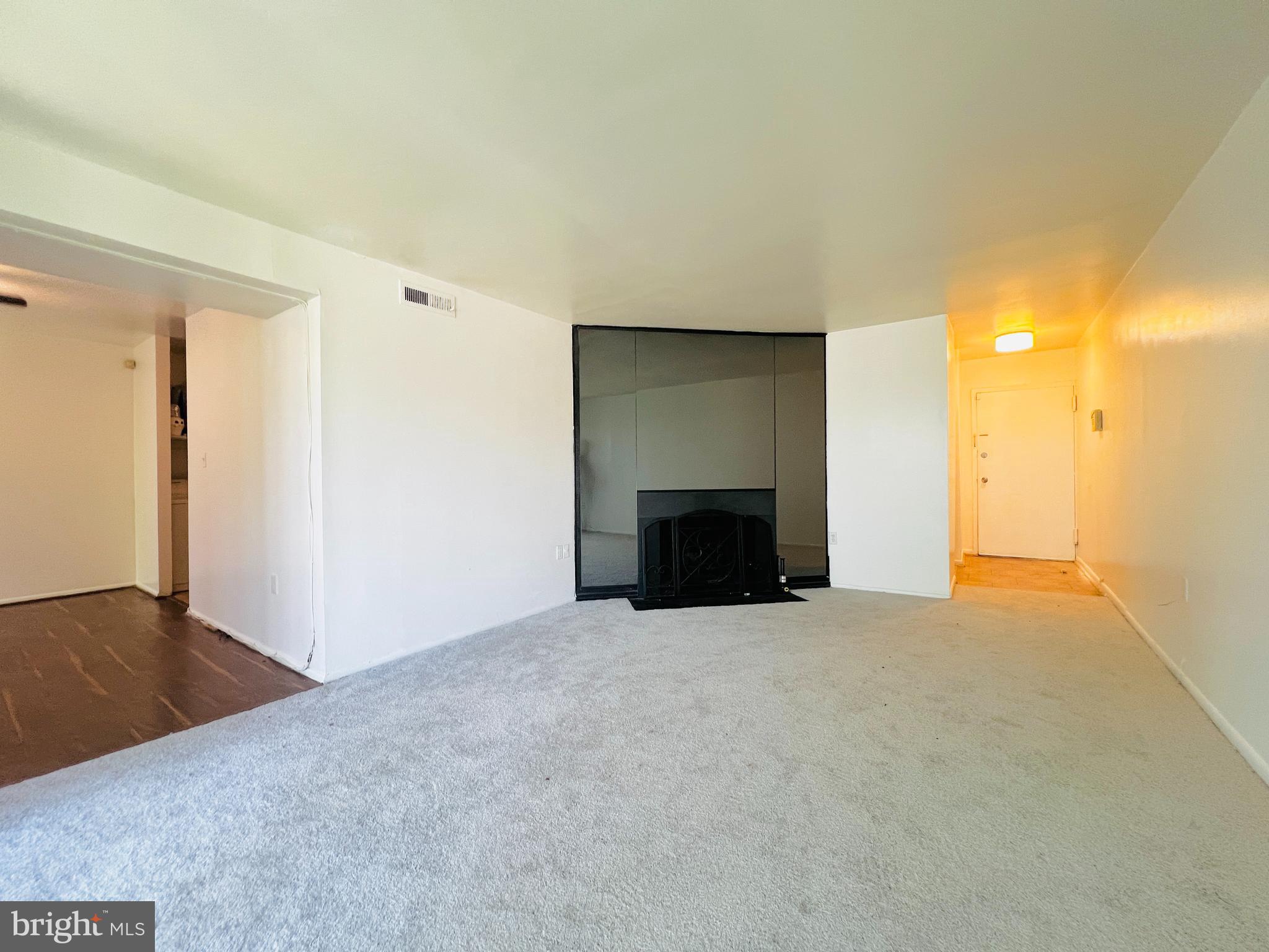CHELSEA WOODS COURTS - Residential