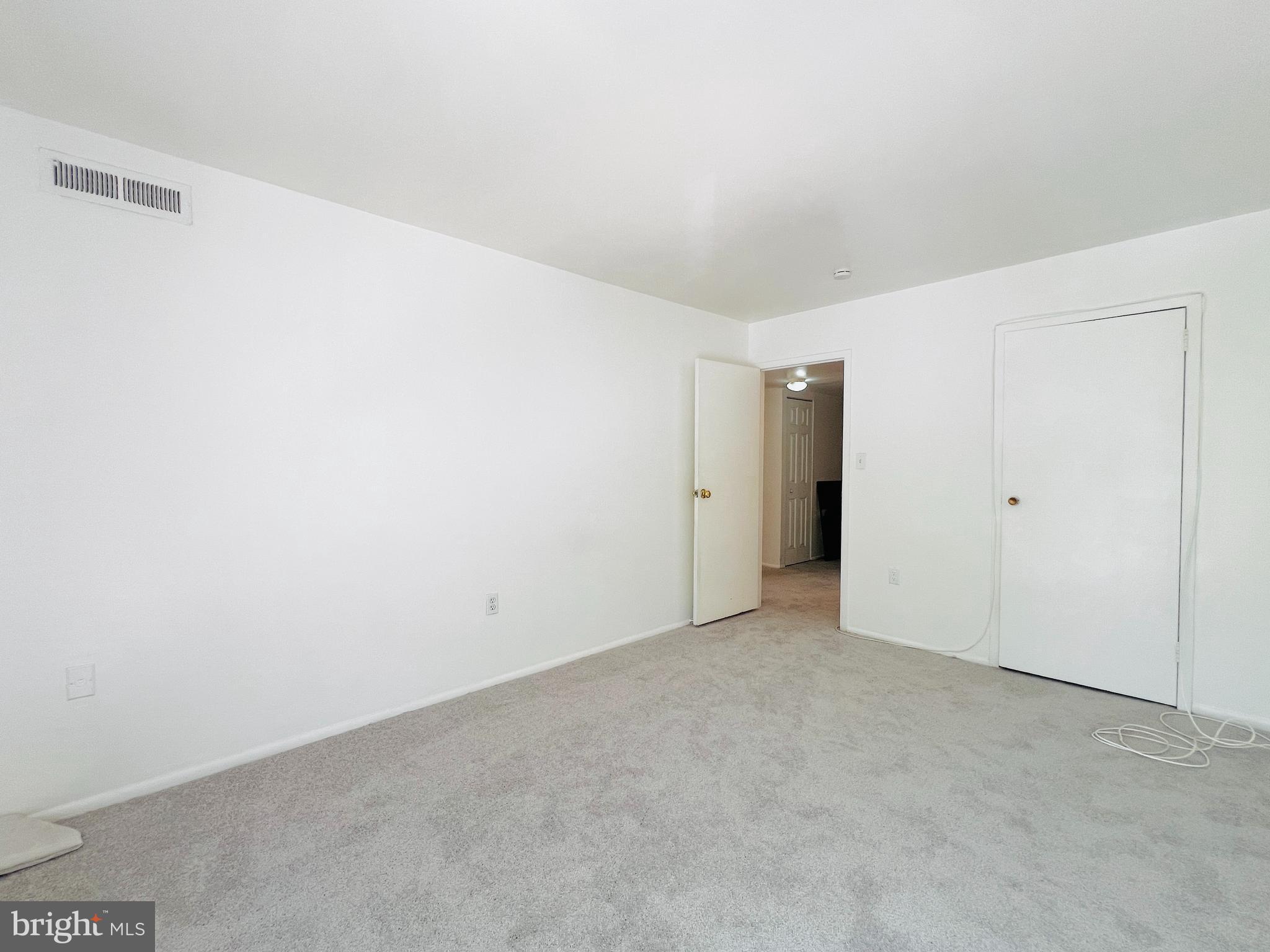 CHELSEA WOODS COURTS - Residential