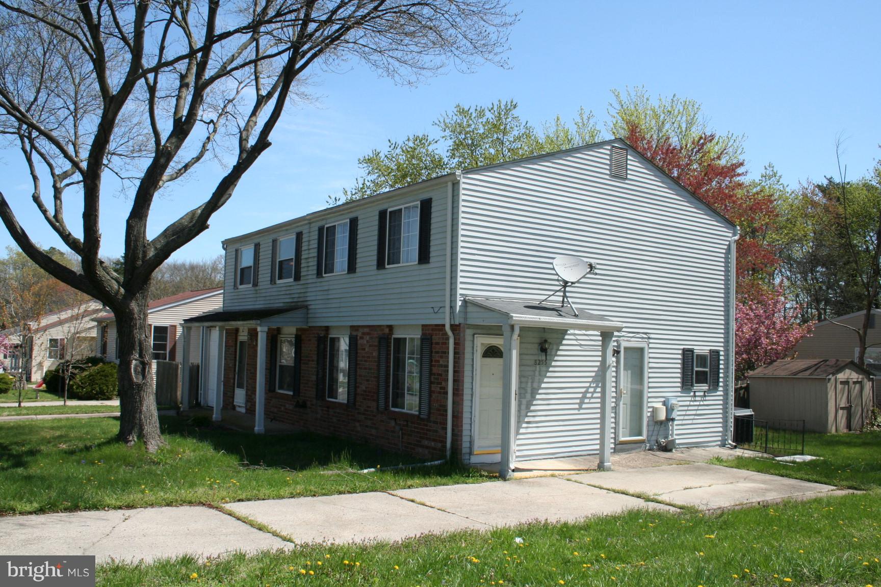 Located in sought after Wedgewood Forest. Enjoy 3 fully finished levels and a corner lot with lots of light. 3 Bedrooms and 2 baths. Close to shopping and dining and major routes. Add your personal touch and "voila".