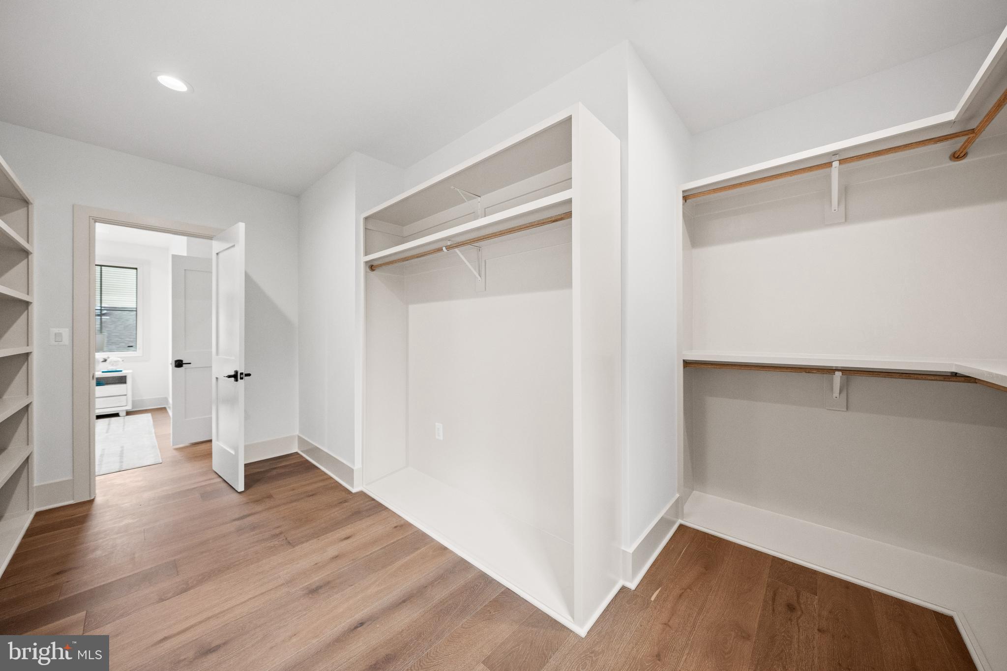 MAYWOOD - Residential
