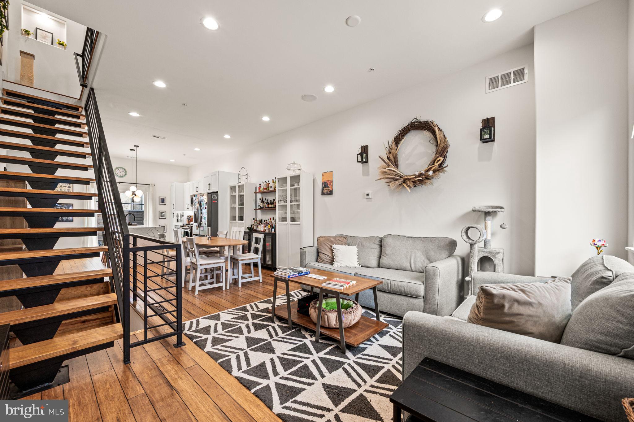 POINT BREEZE - Residential