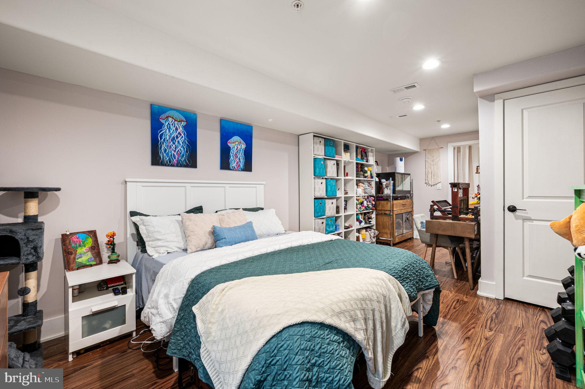 POINT BREEZE - Residential