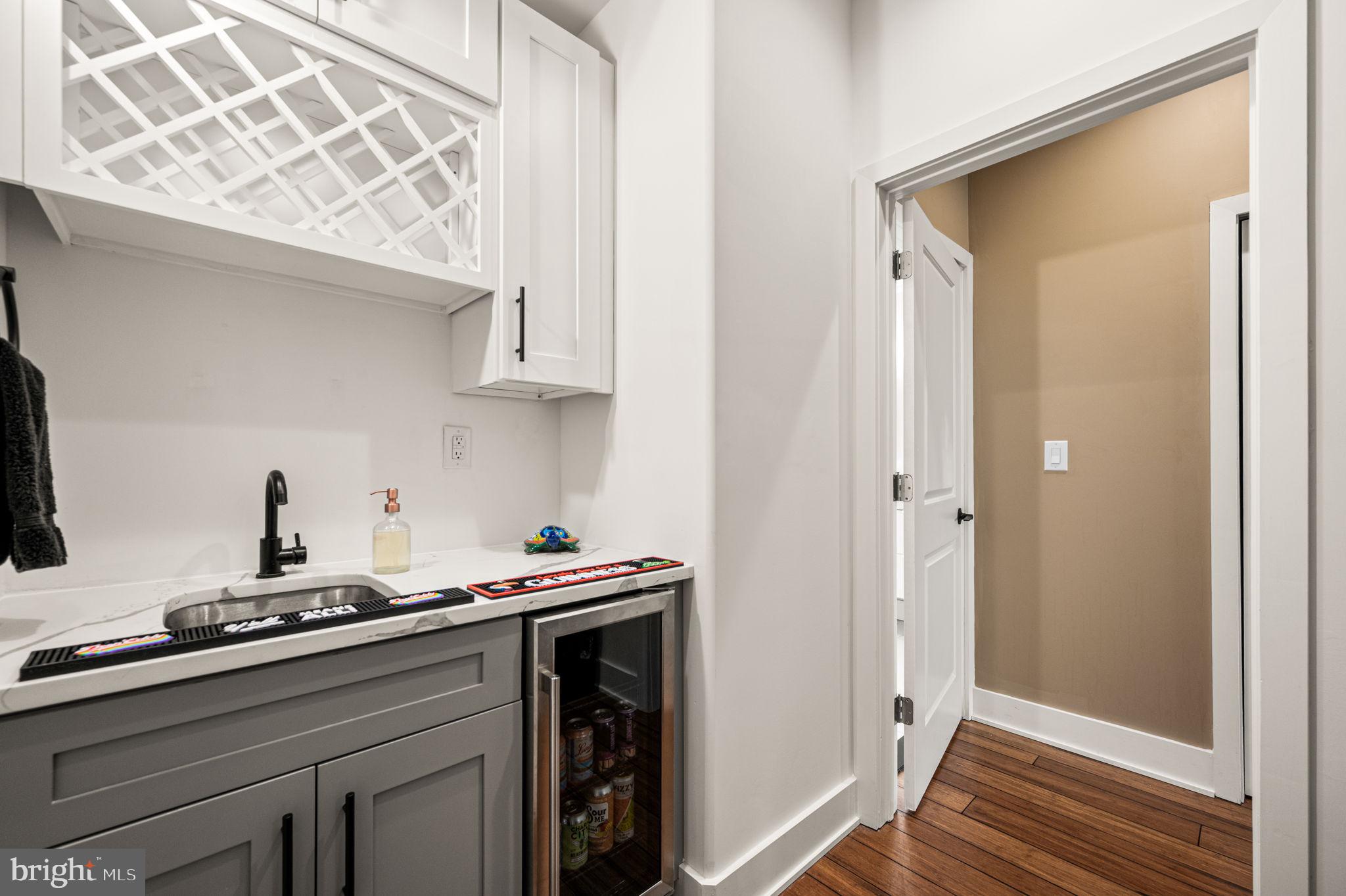 POINT BREEZE - Residential