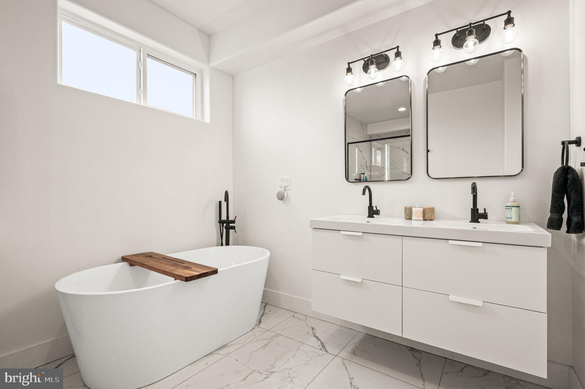 POINT BREEZE - Residential