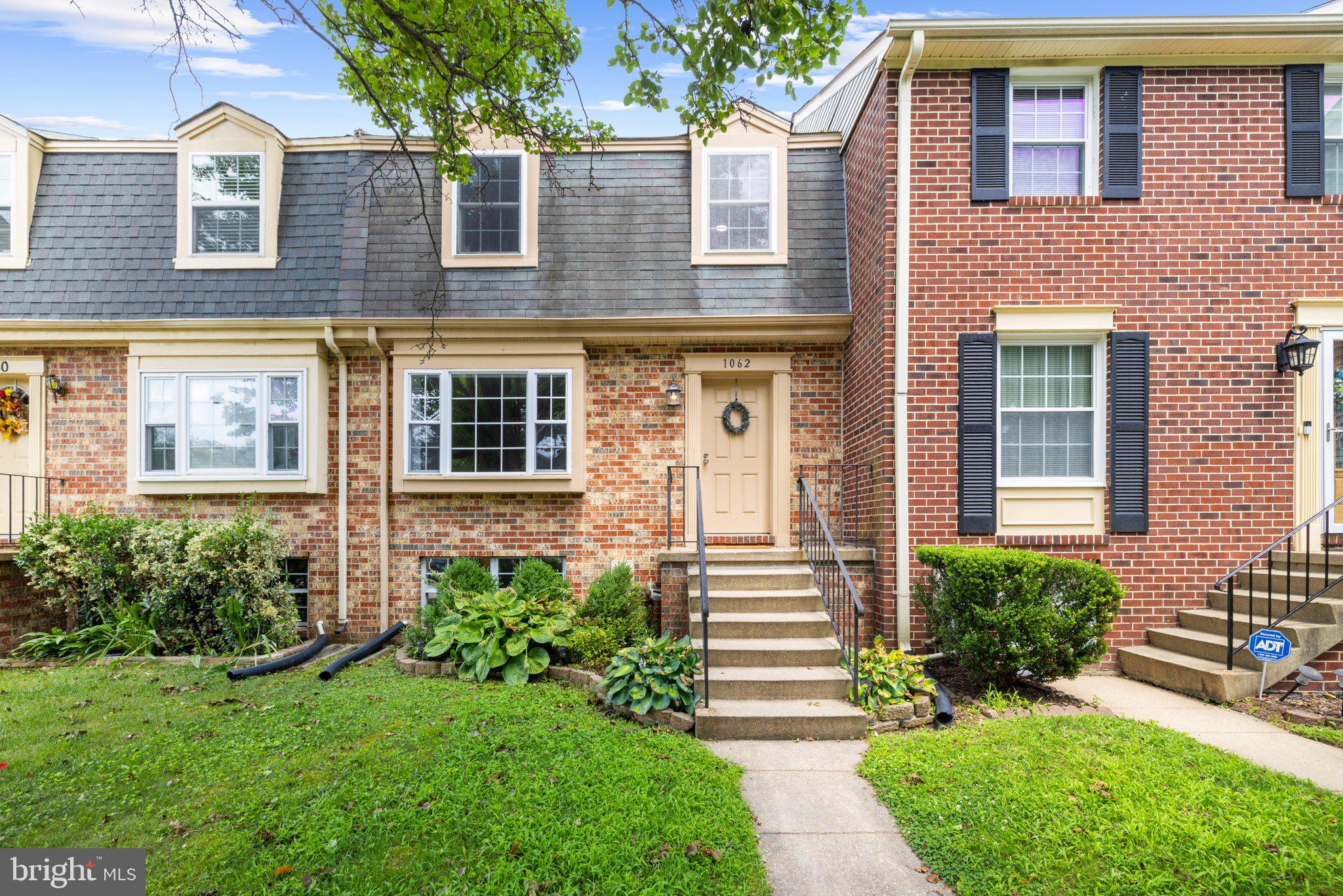 ELIZABETHS LANDING - Residential