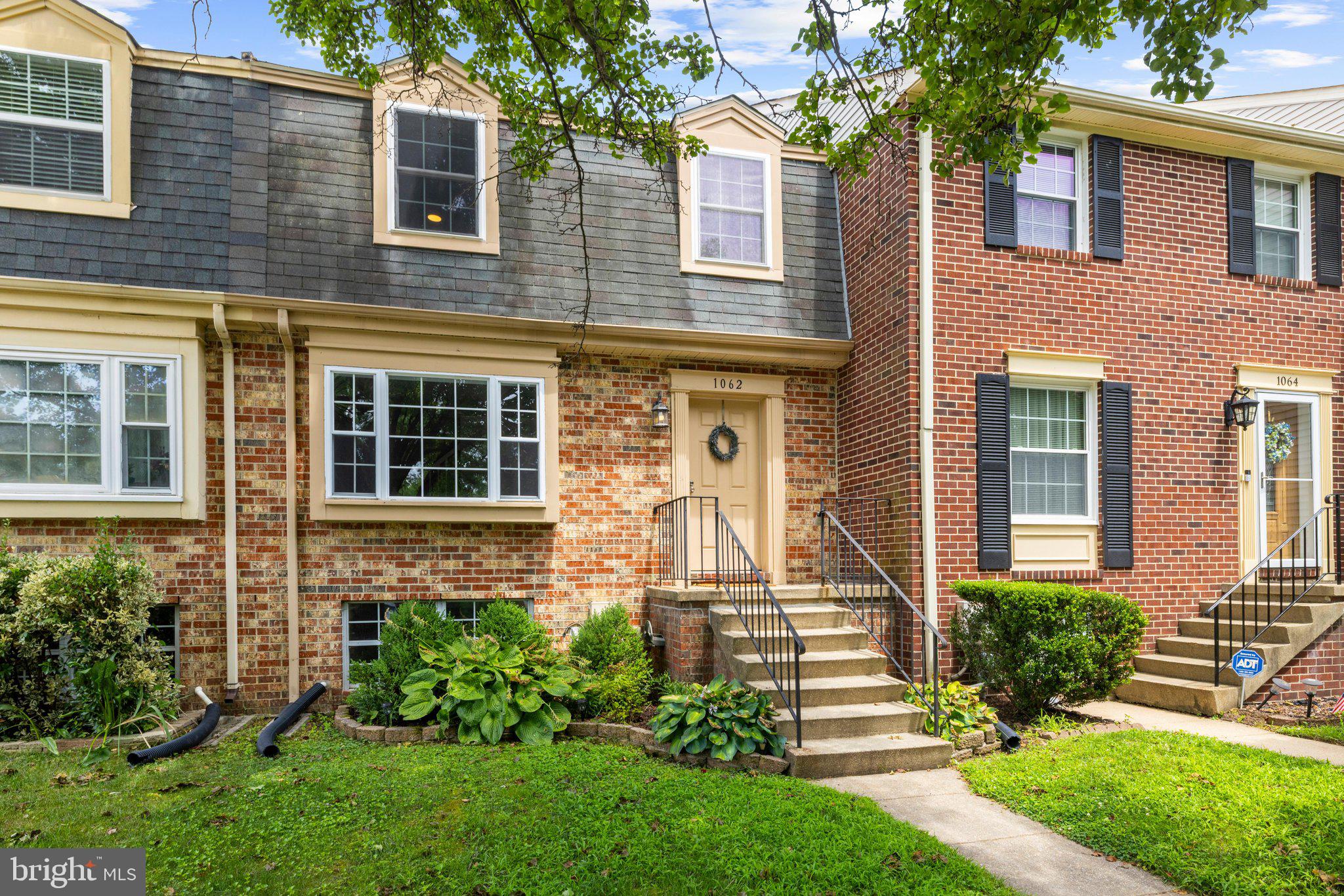 ELIZABETHS LANDING - Residential
