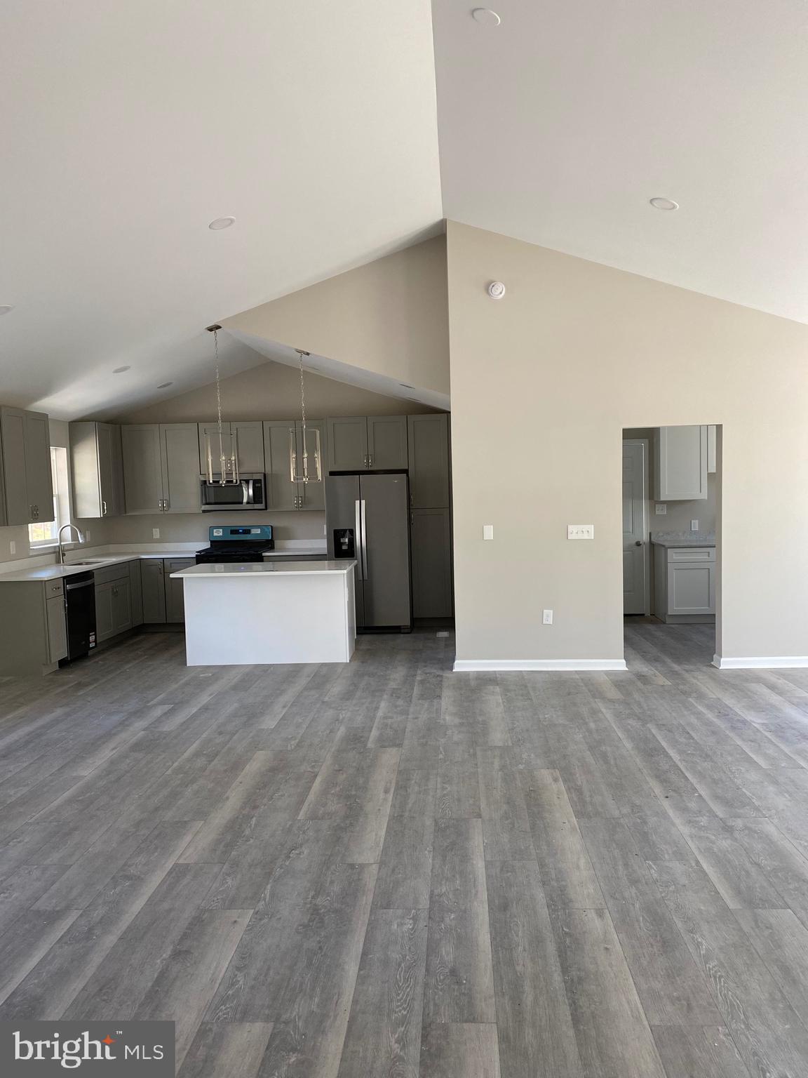 CRESTMONT - Residential