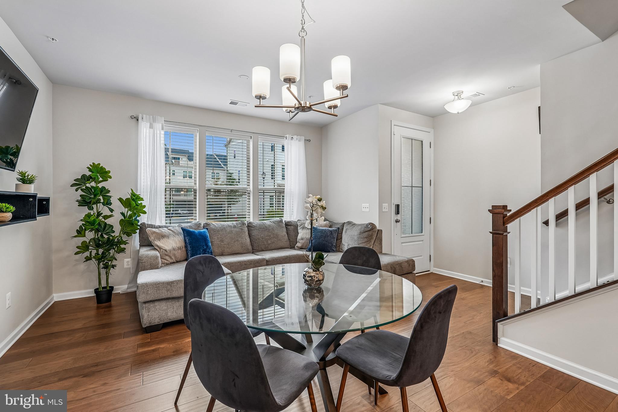 POTOMAC STATION MARKETPLACE - Residential