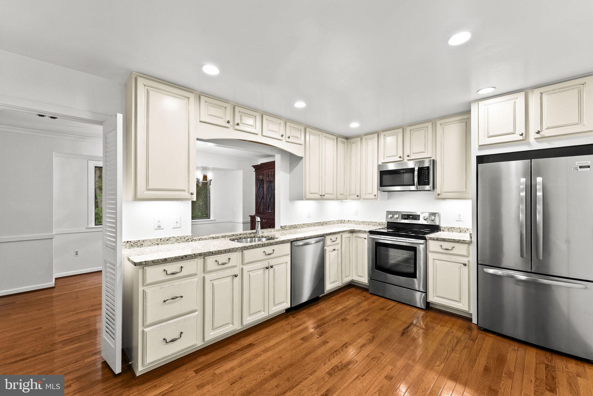LAKE RIDGE - Residential