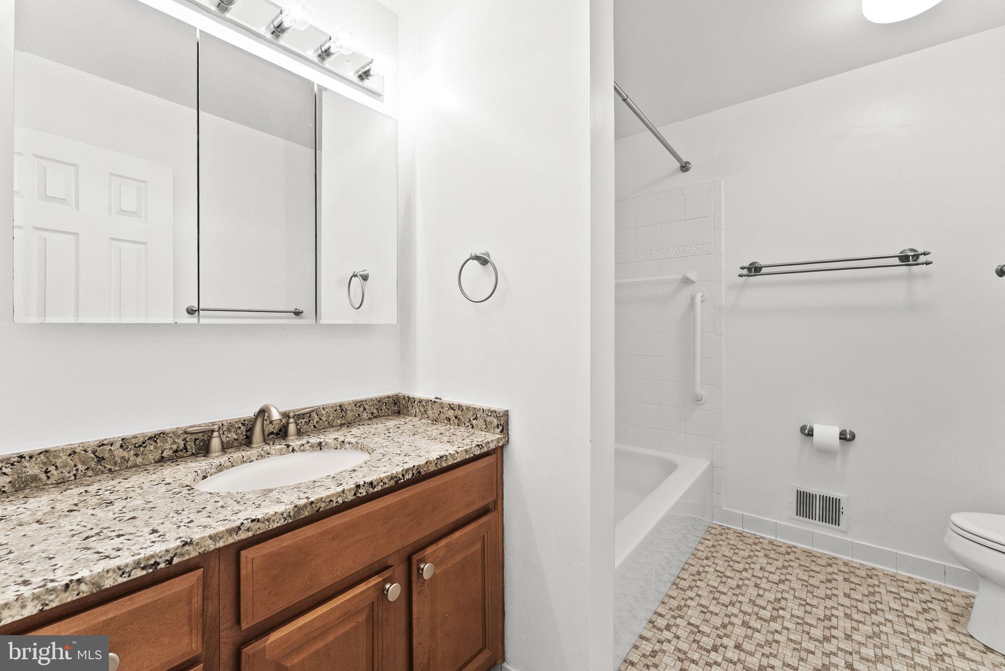 LAKE RIDGE - Residential