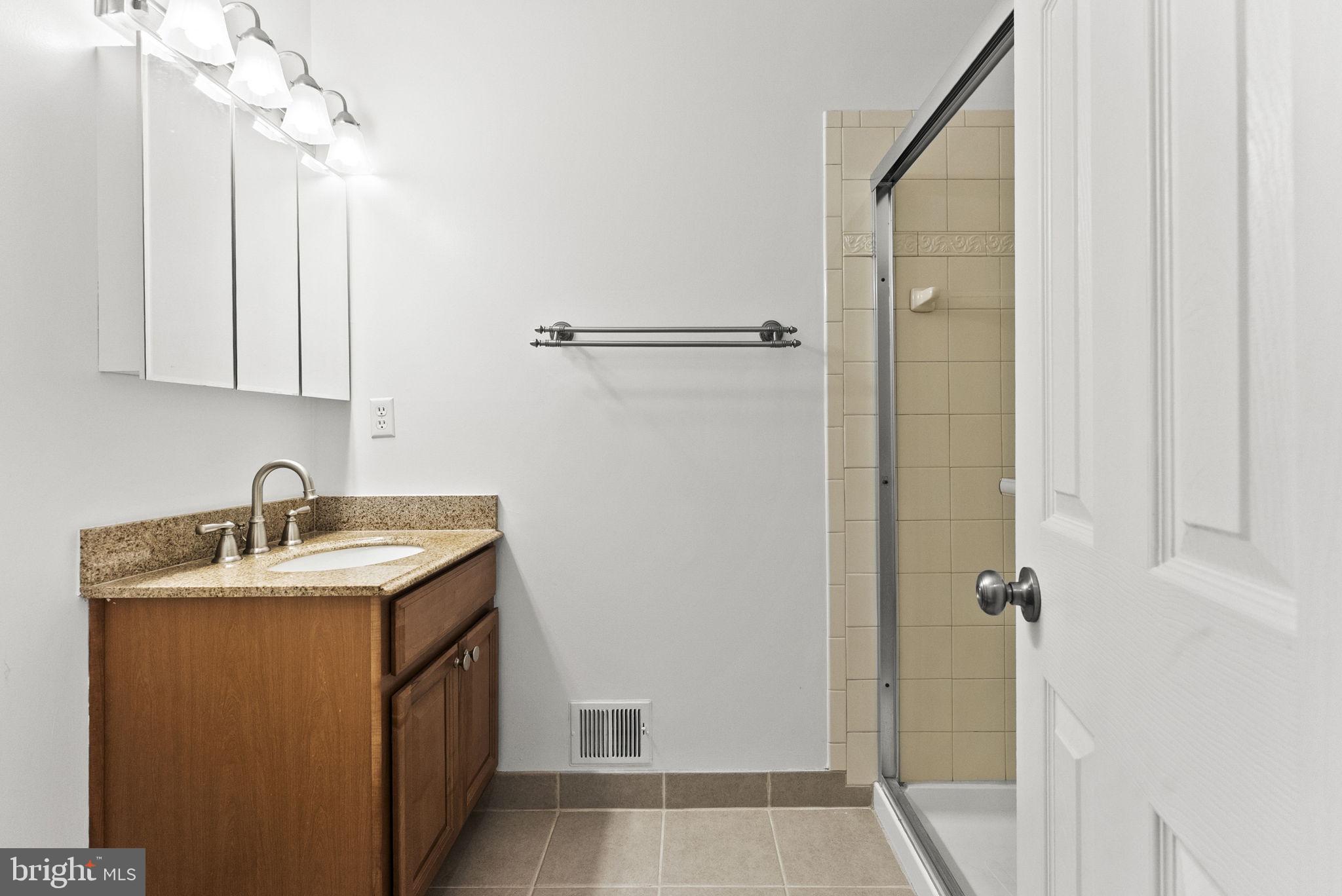 LAKE RIDGE - Residential