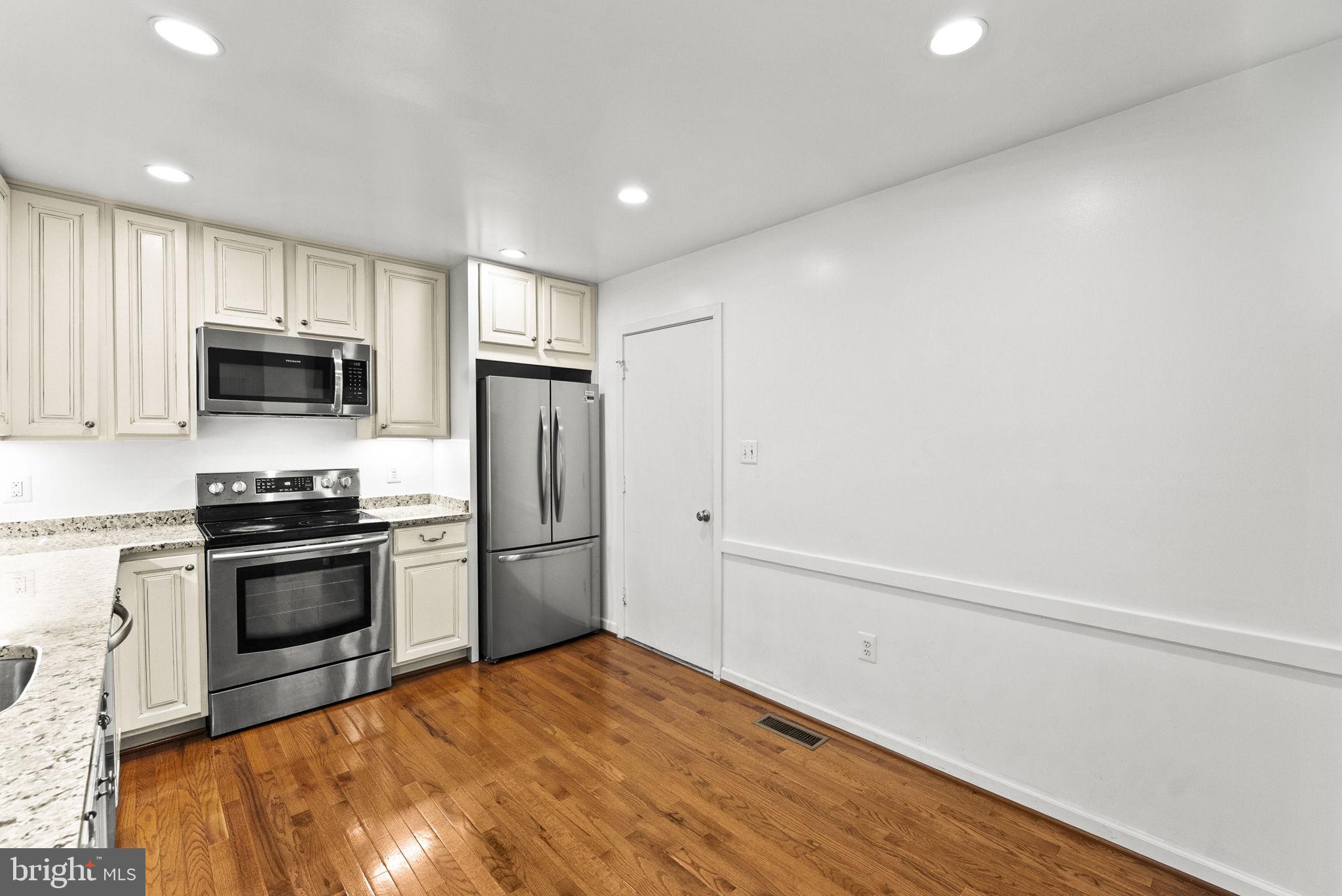 LAKE RIDGE - Residential