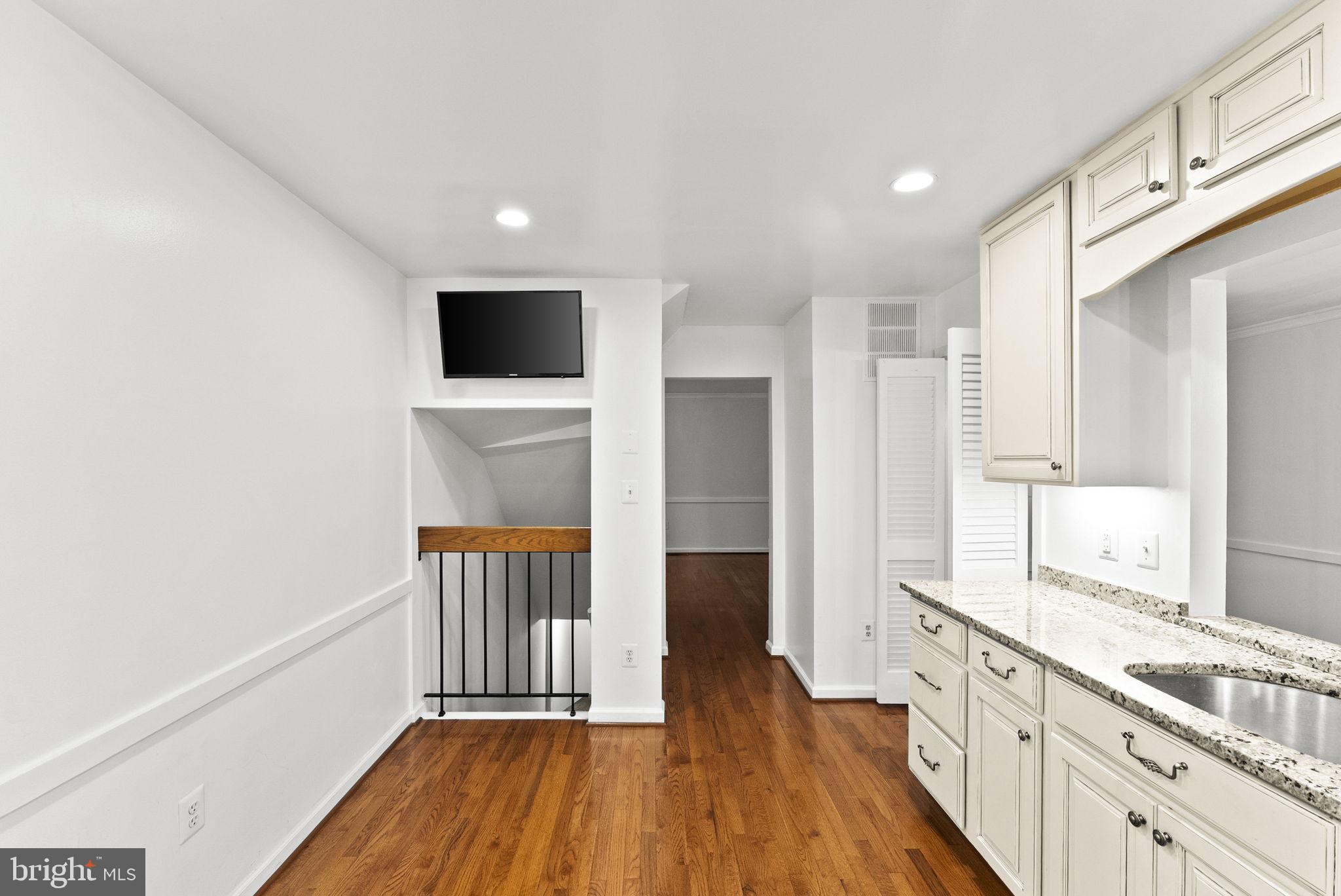 LAKE RIDGE - Residential