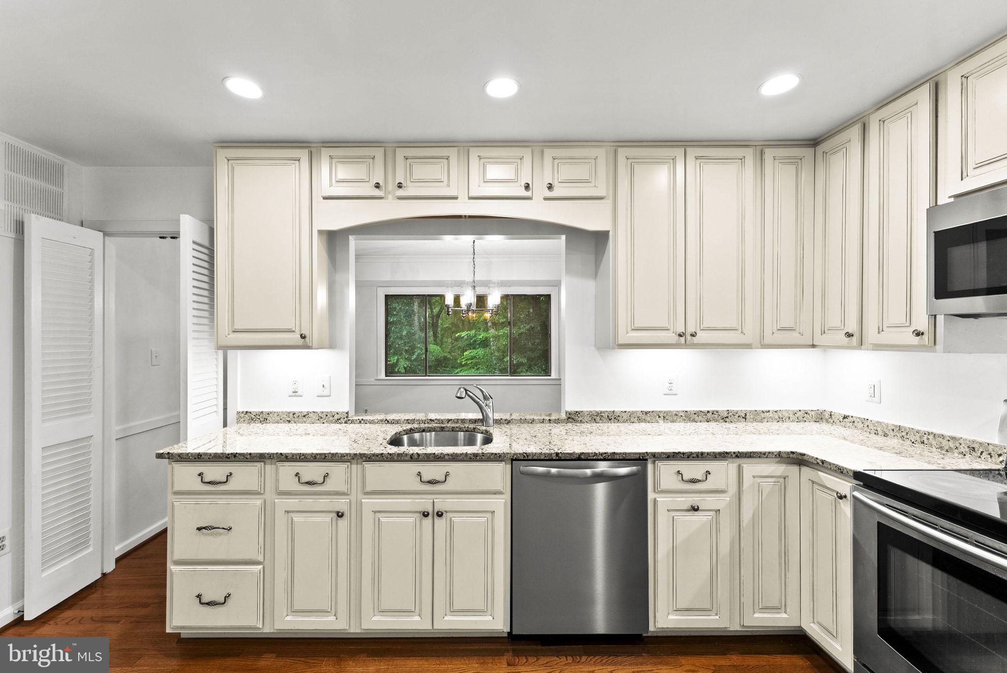 LAKE RIDGE - Residential