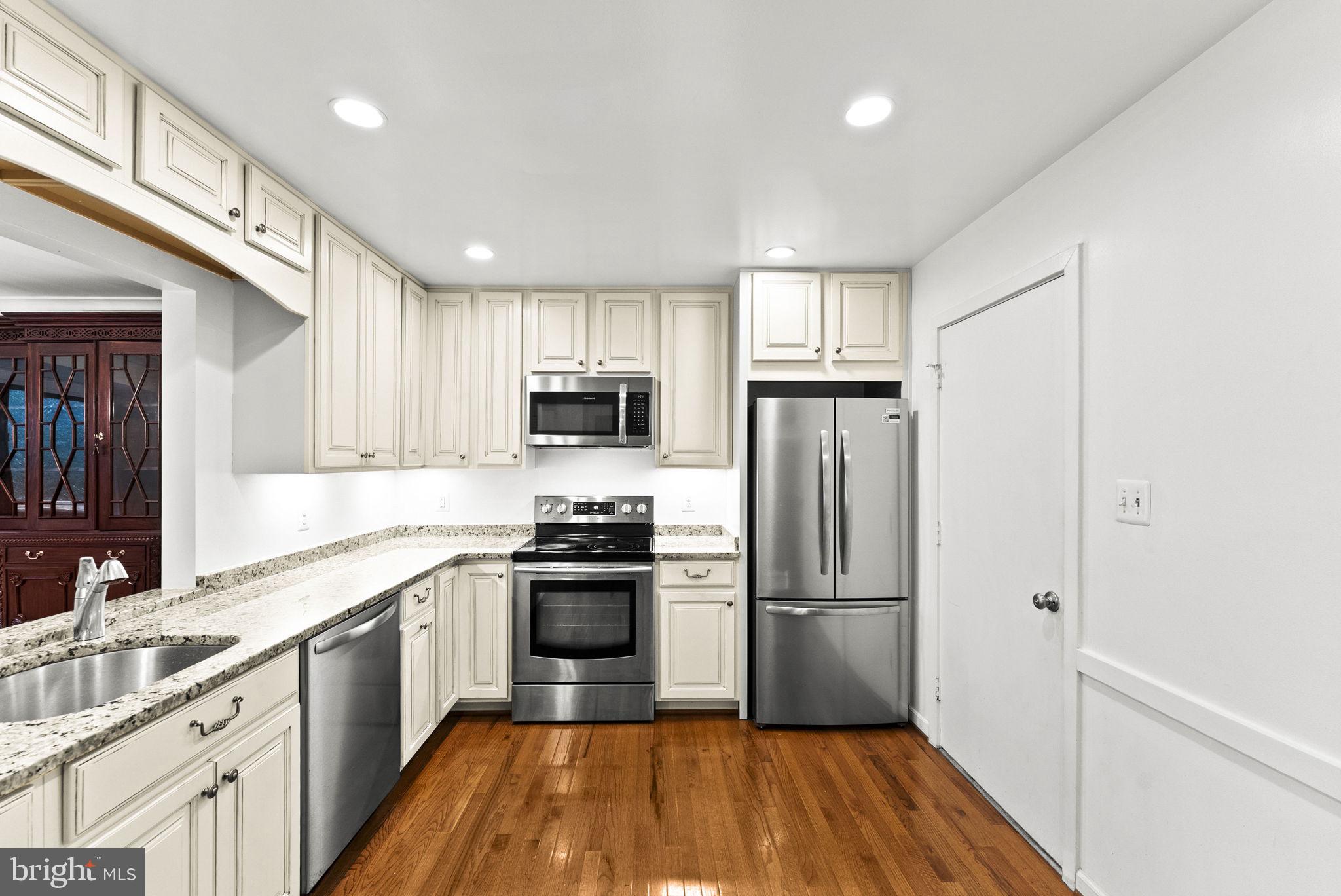 LAKE RIDGE - Residential