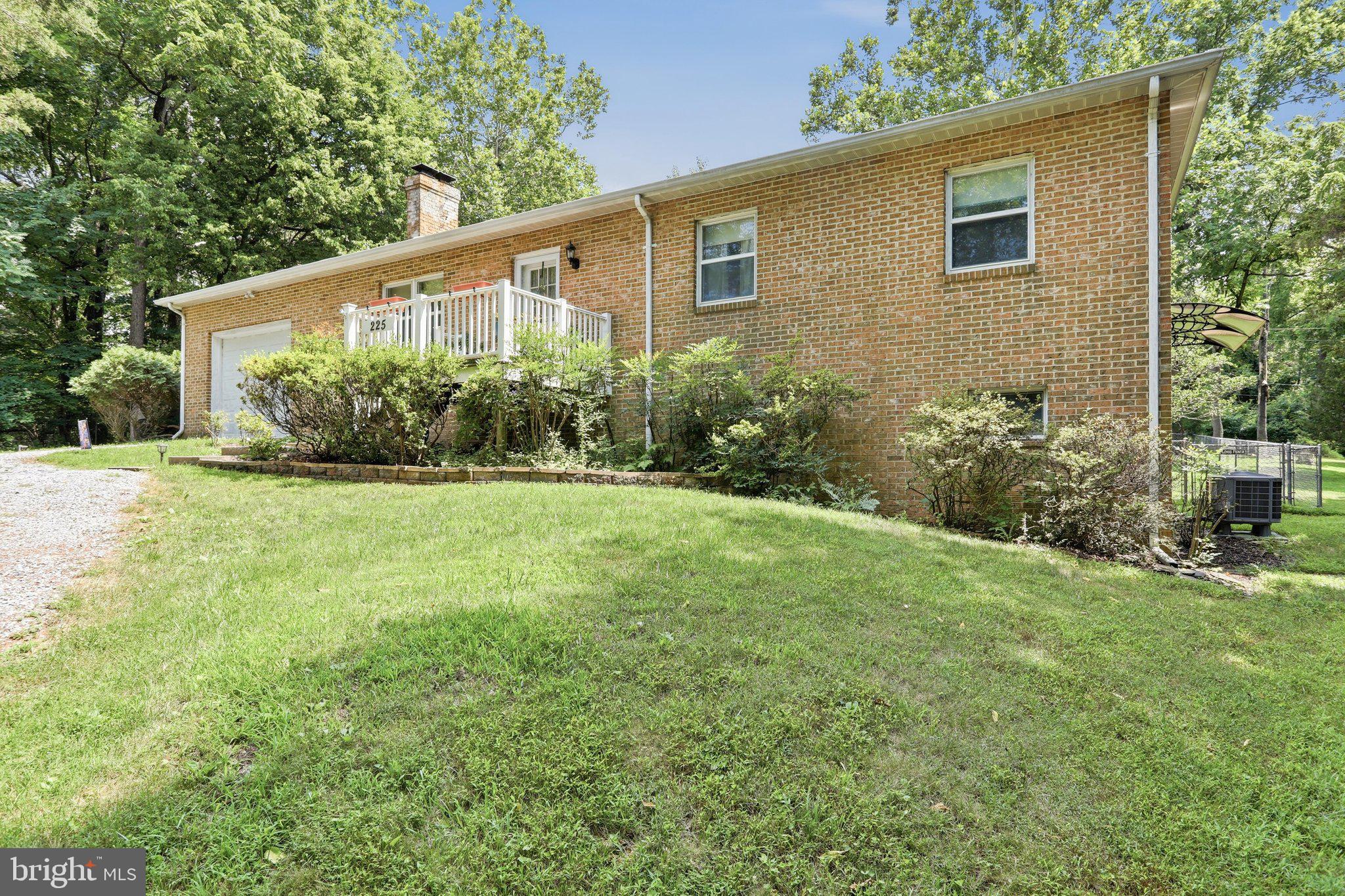MOUNTAIN VIEW ESTATES - Residential