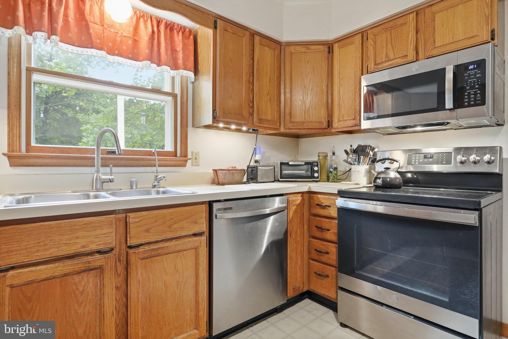 MOUNTAIN VIEW ESTATES - Residential