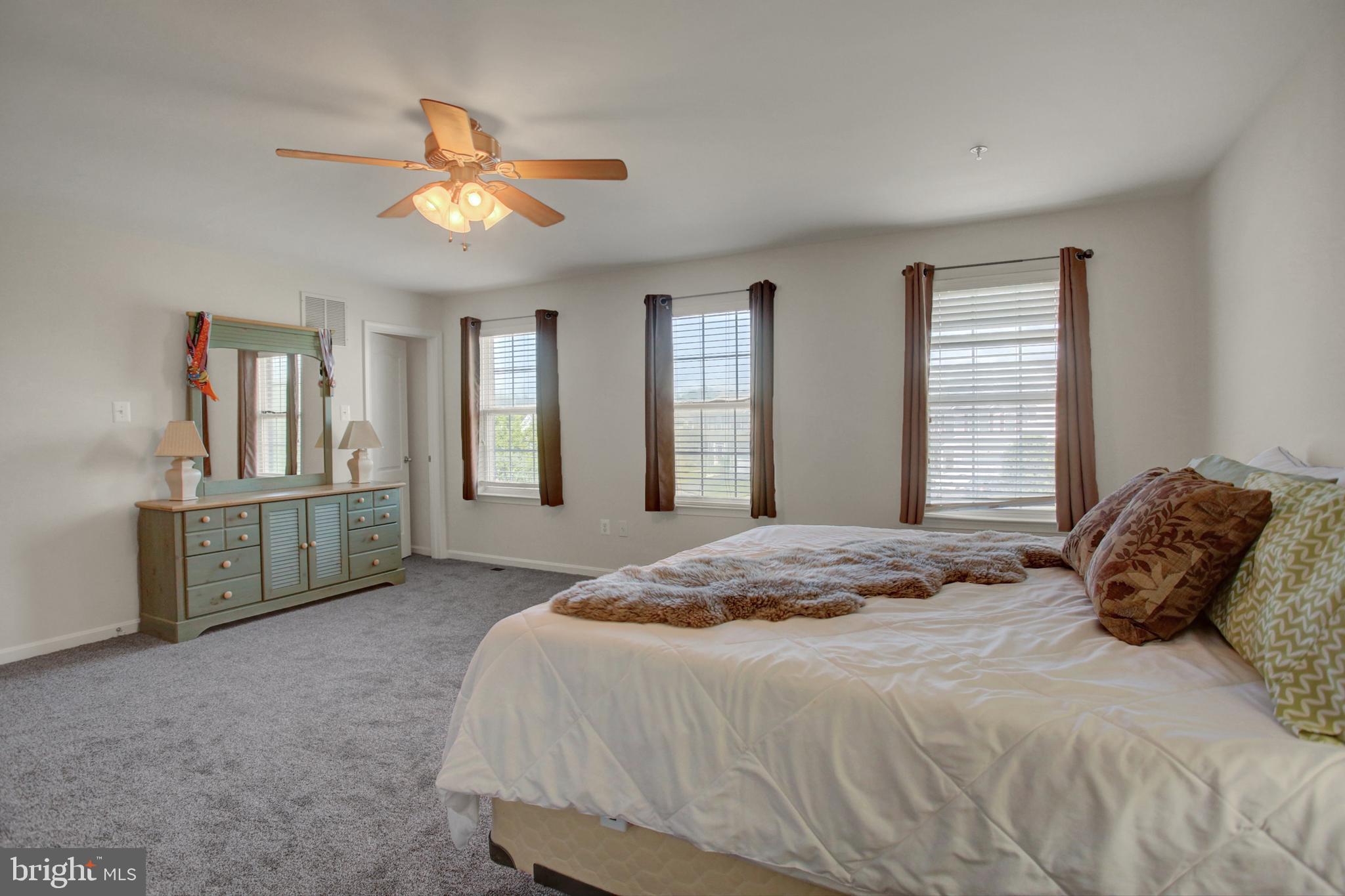 SUN MEADOW - Residential