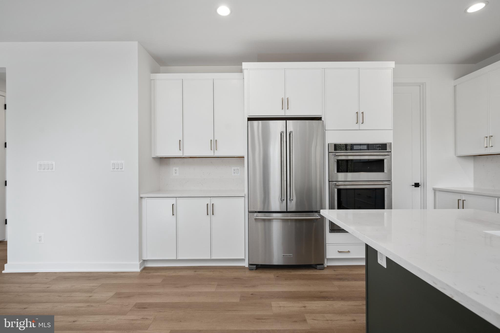 PARKSIDE VILLAGE - Residential