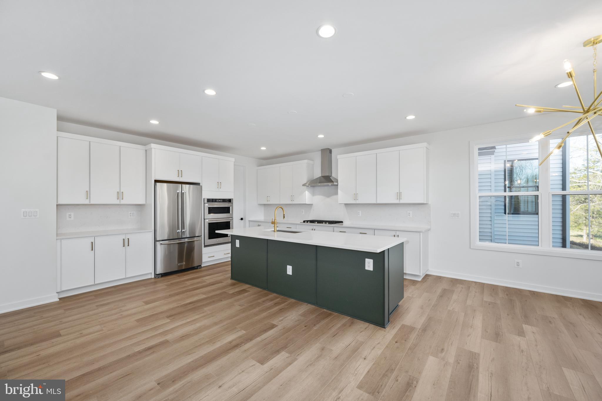 PARKSIDE VILLAGE - Residential