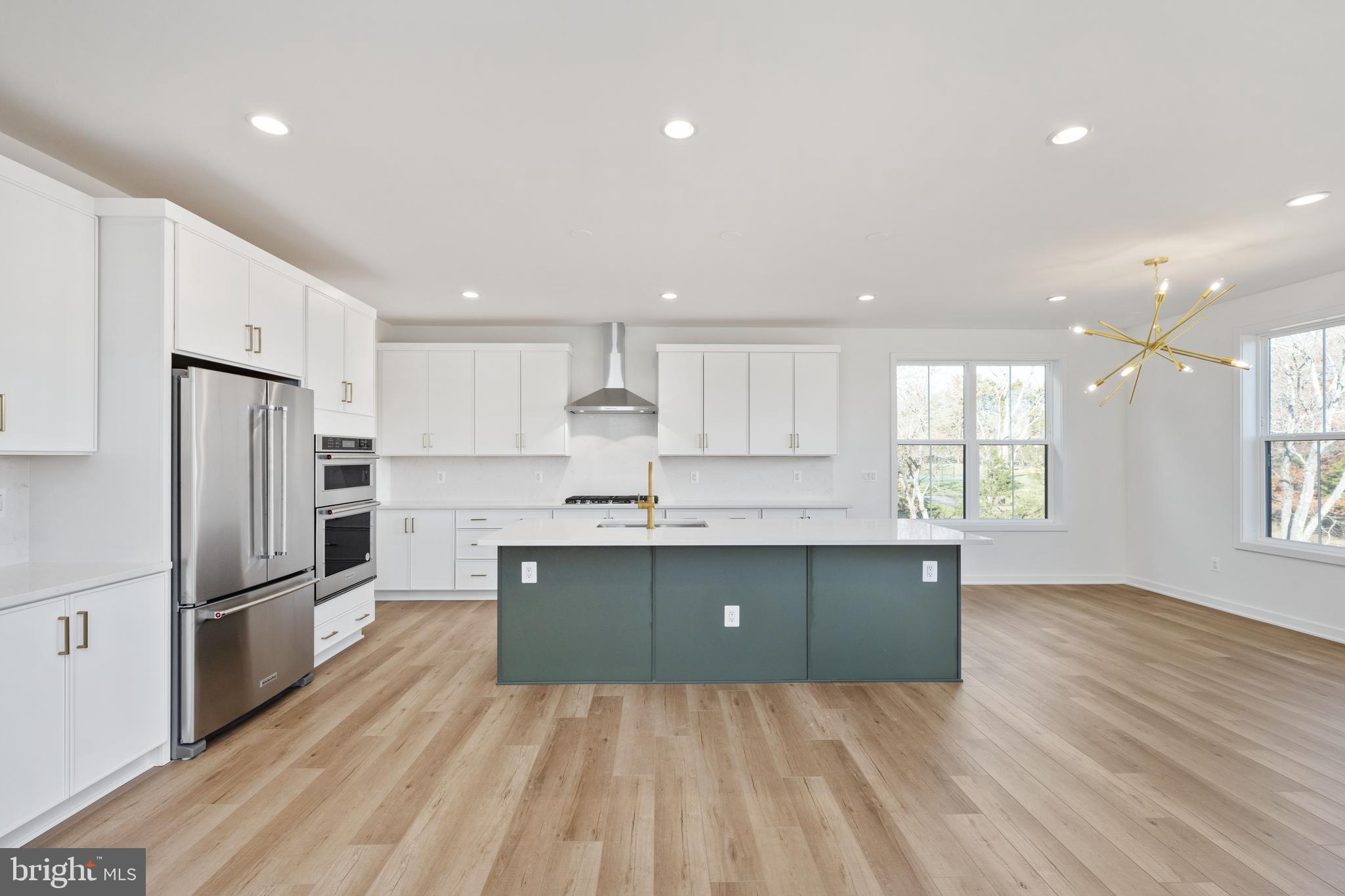 PARKSIDE VILLAGE - Residential
