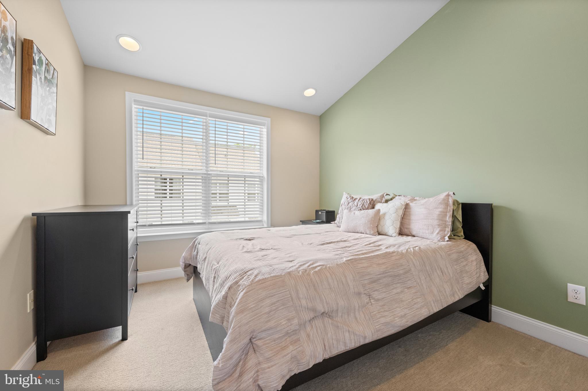RAVENSCLIFF - Residential