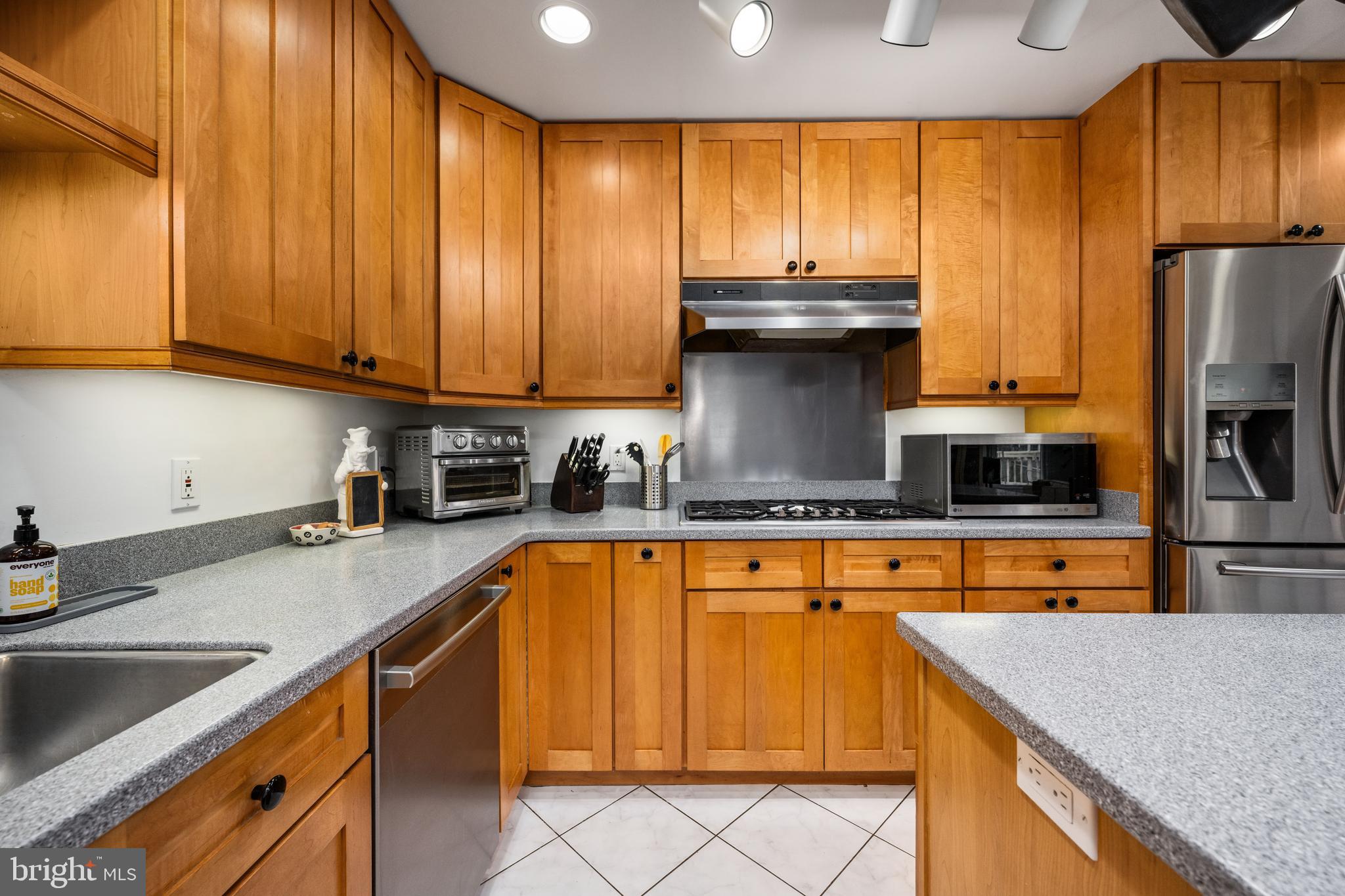 NORTH SPRINGFIELD - Residential