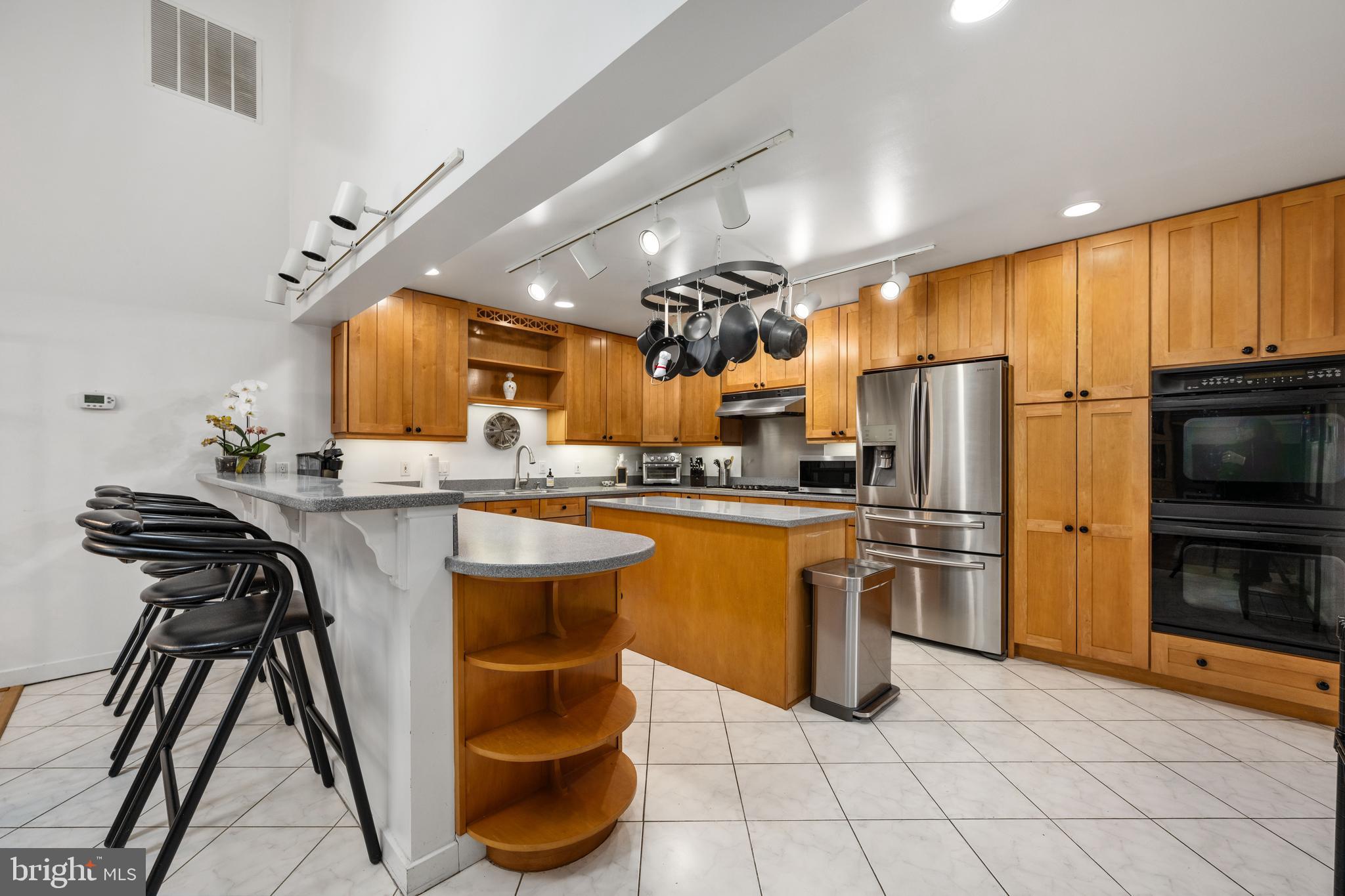 NORTH SPRINGFIELD - Residential